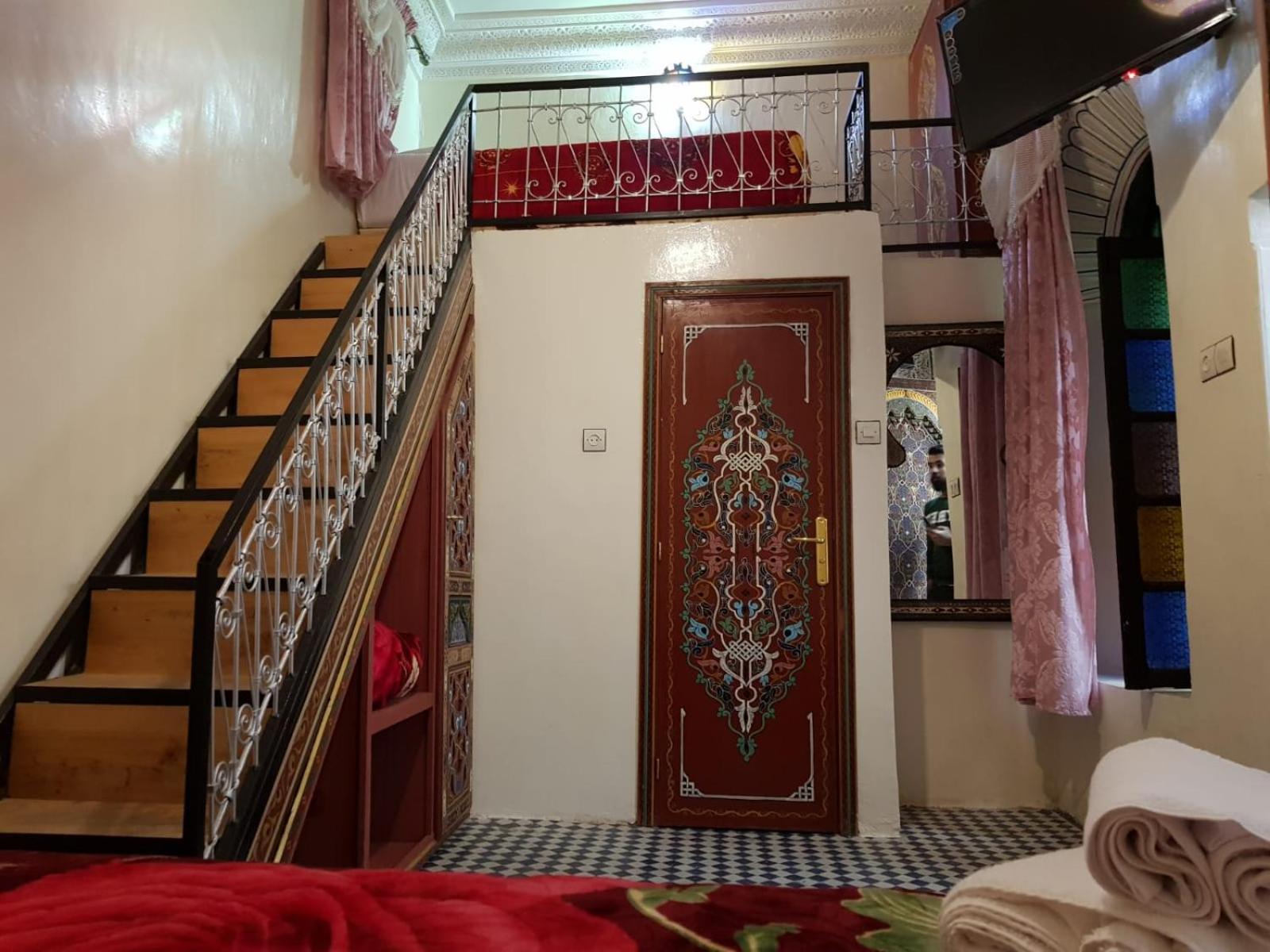 Five-Bedroom House - Photo 47