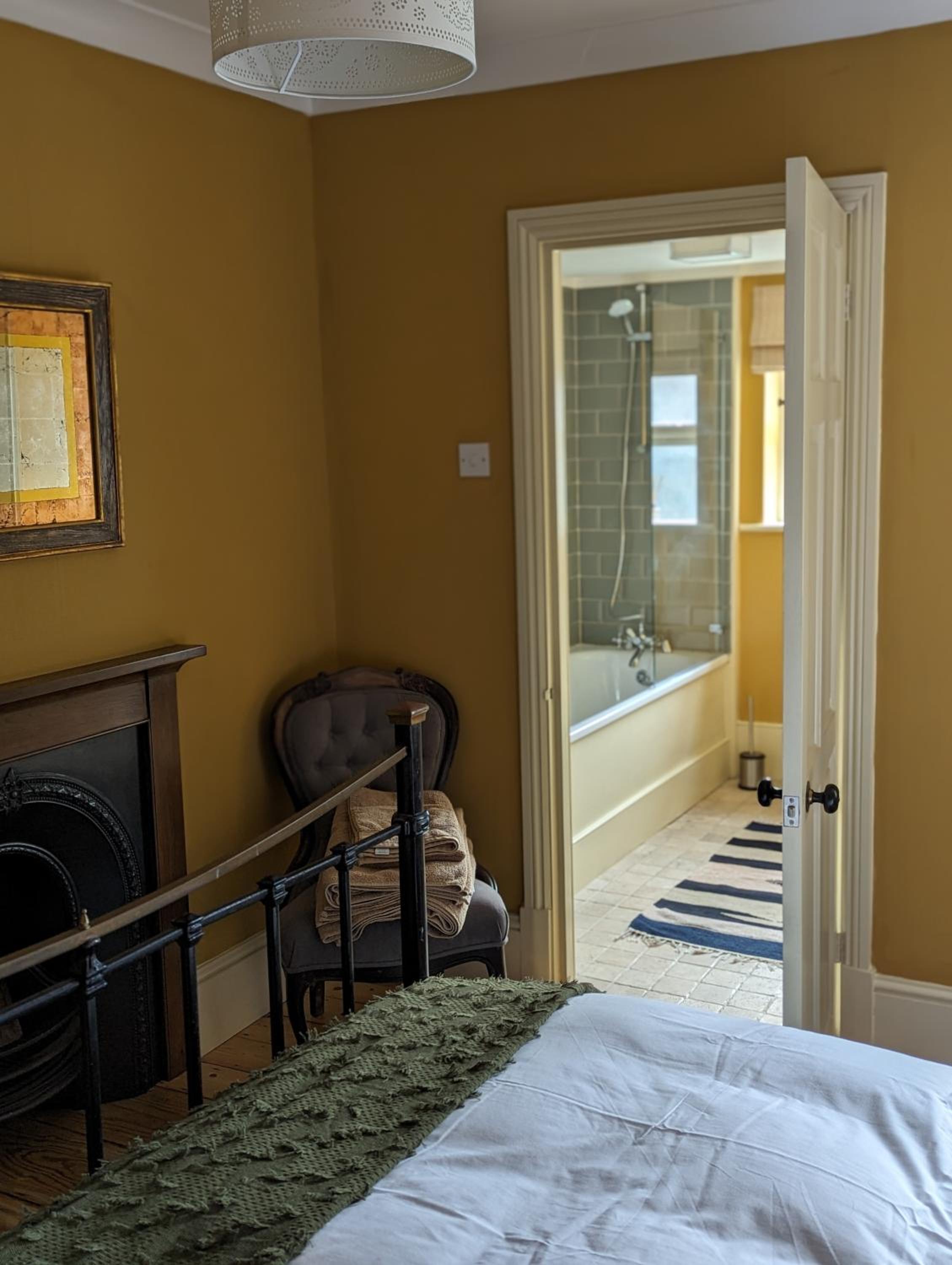 Double Room with Private Bathroom photo 3