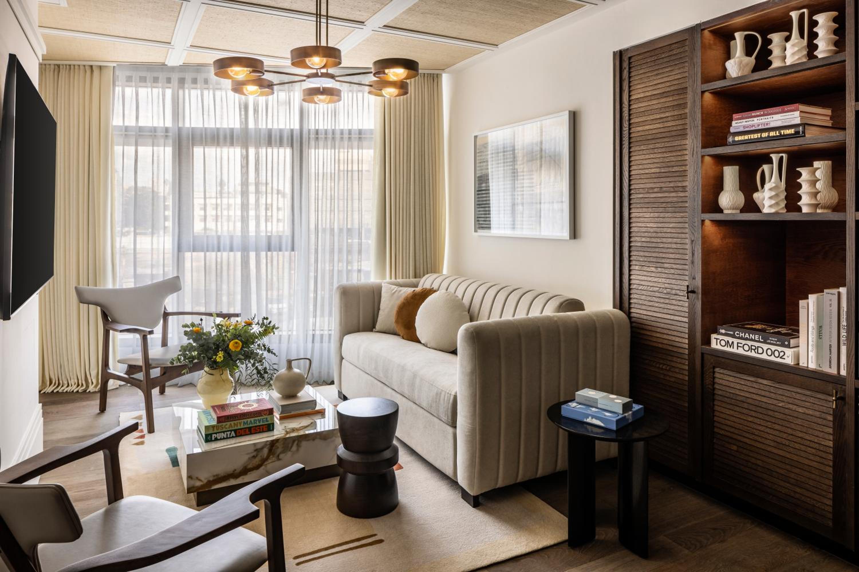 Superior Suite - Photo 5