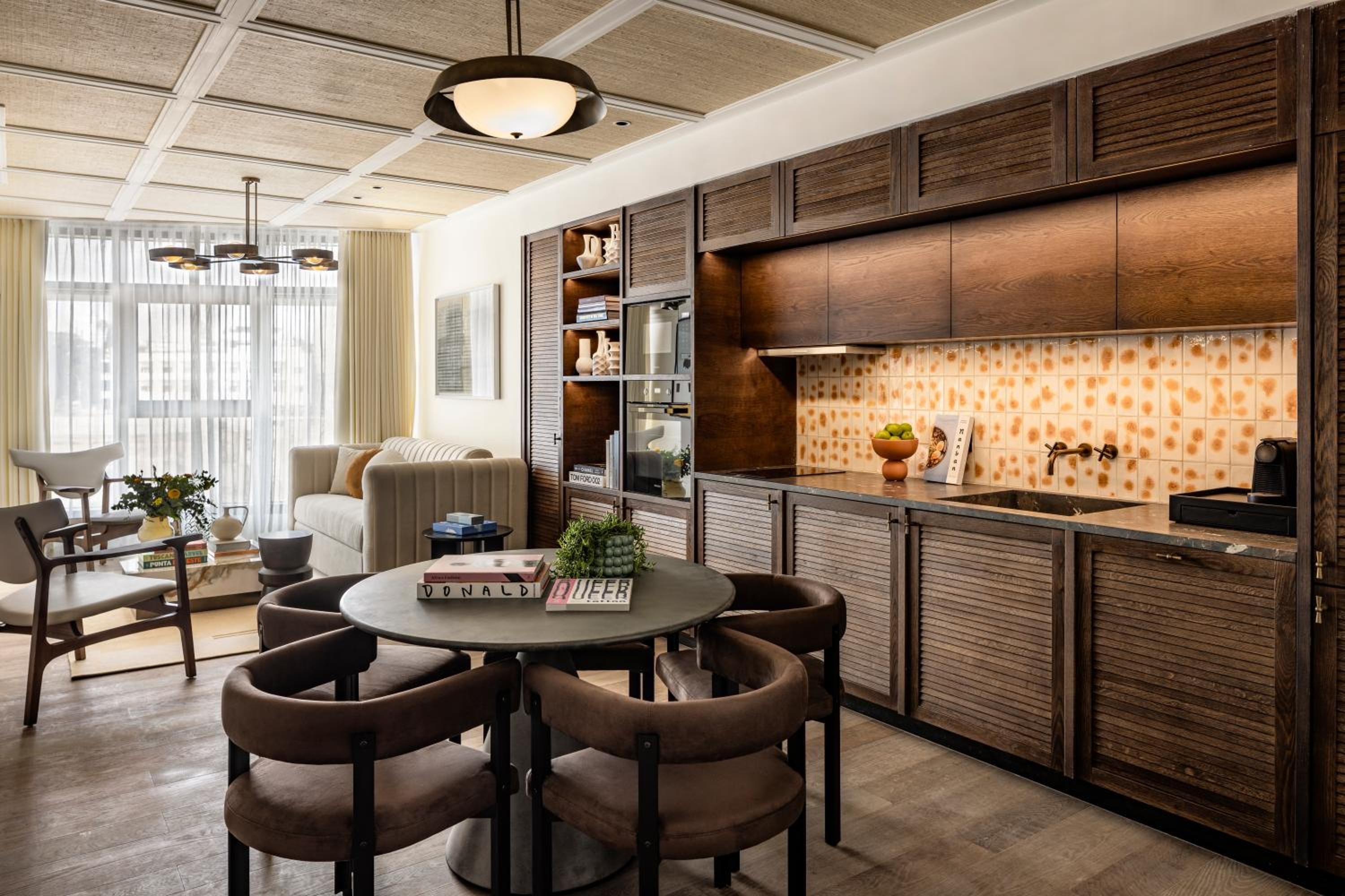 Superior Suite - Photo 6