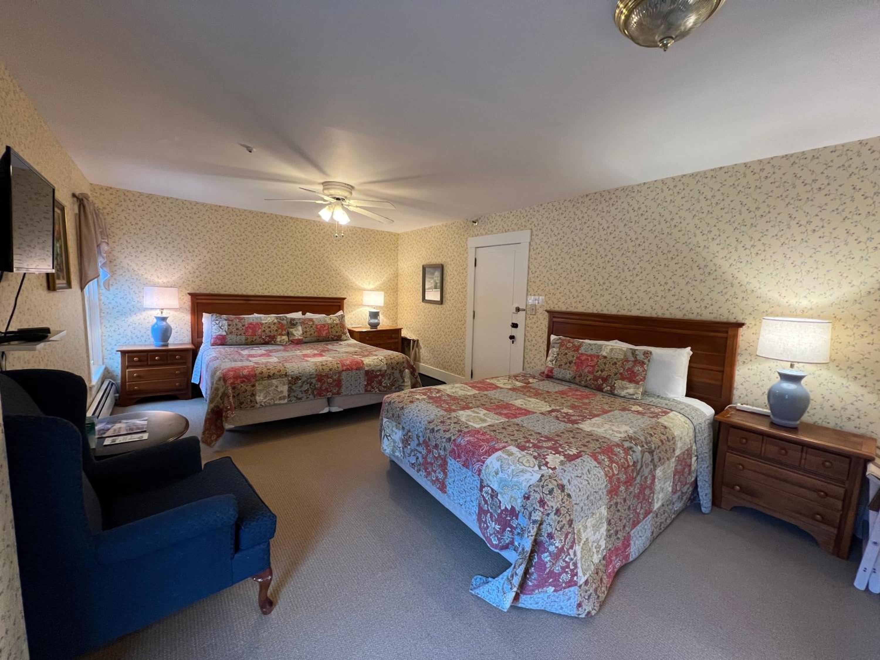 Luxury Quadruple Room - Photo 1