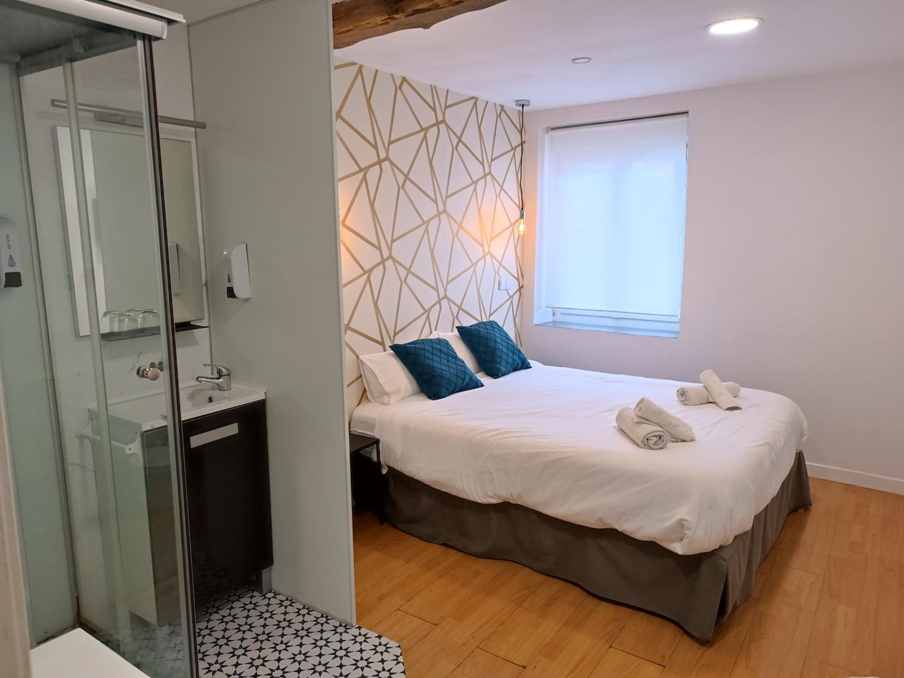 Habitación Doble con Baño Compartido