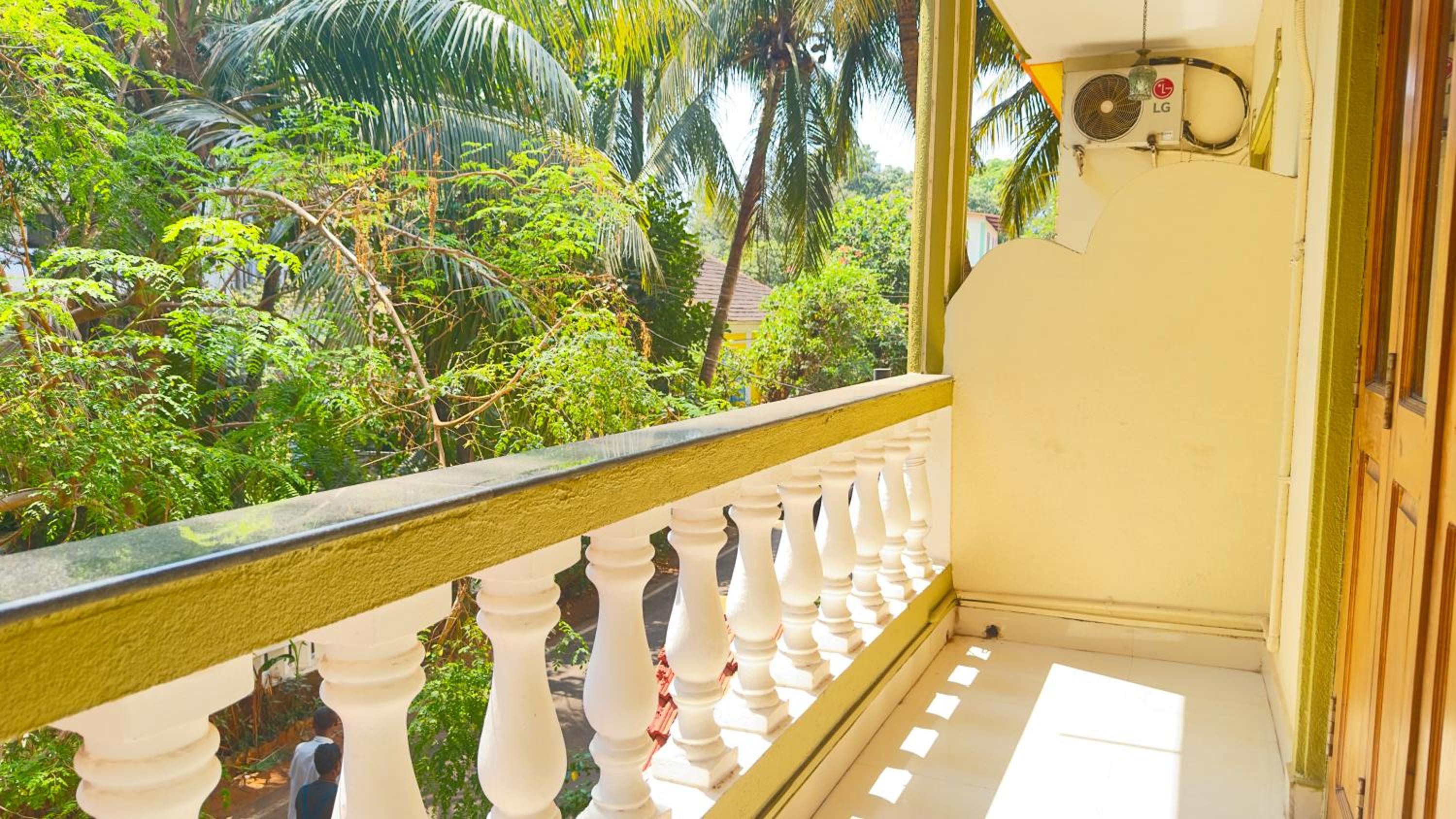Quadruple Room with Balcony photo 2