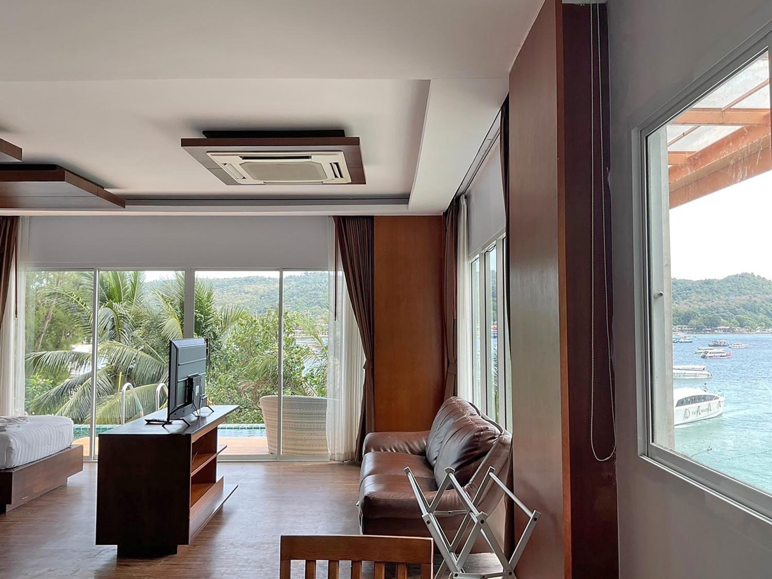 Luxury Twin Room Sea View with Pool photo 3