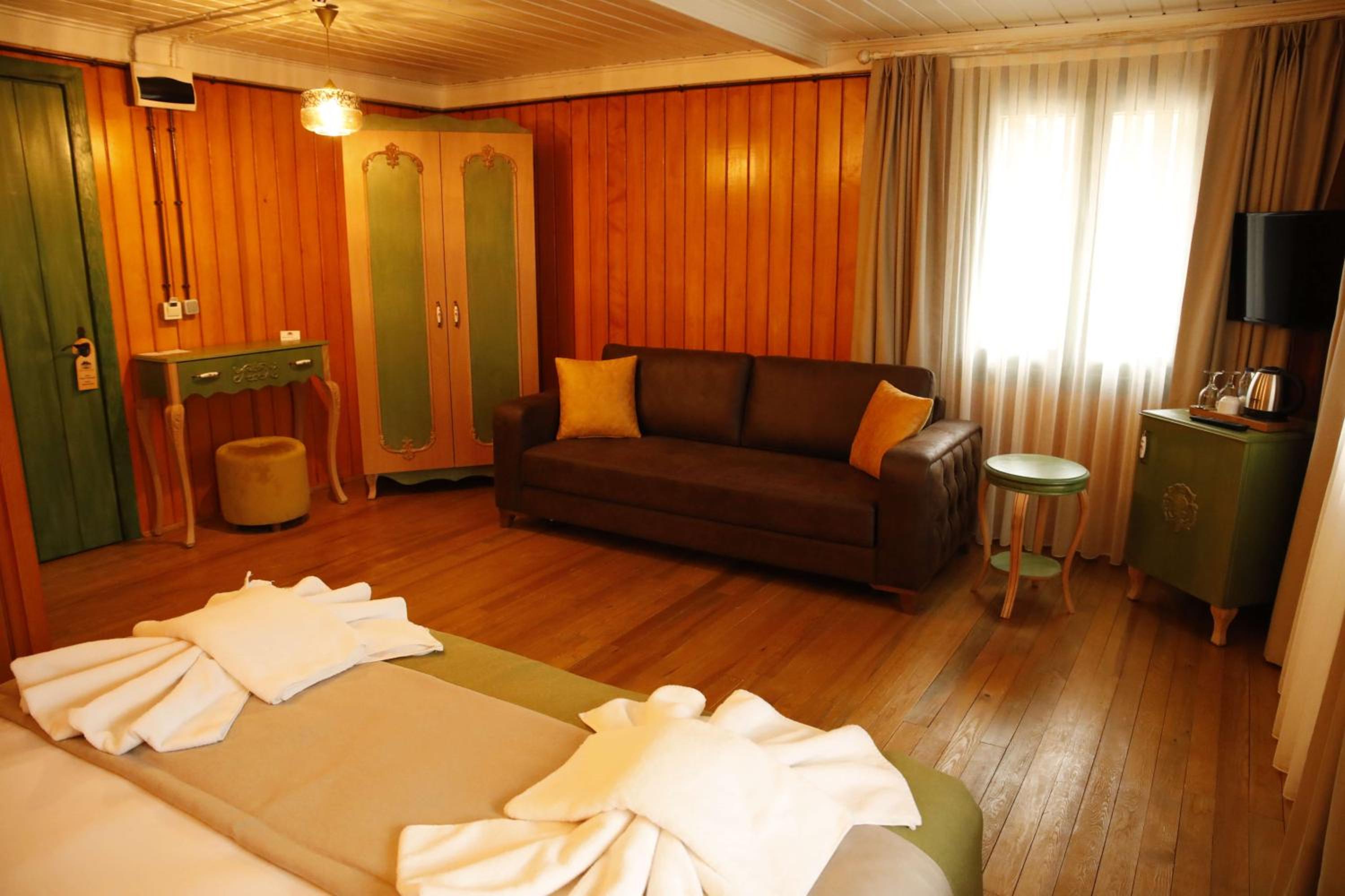 Double Room with Mountain View