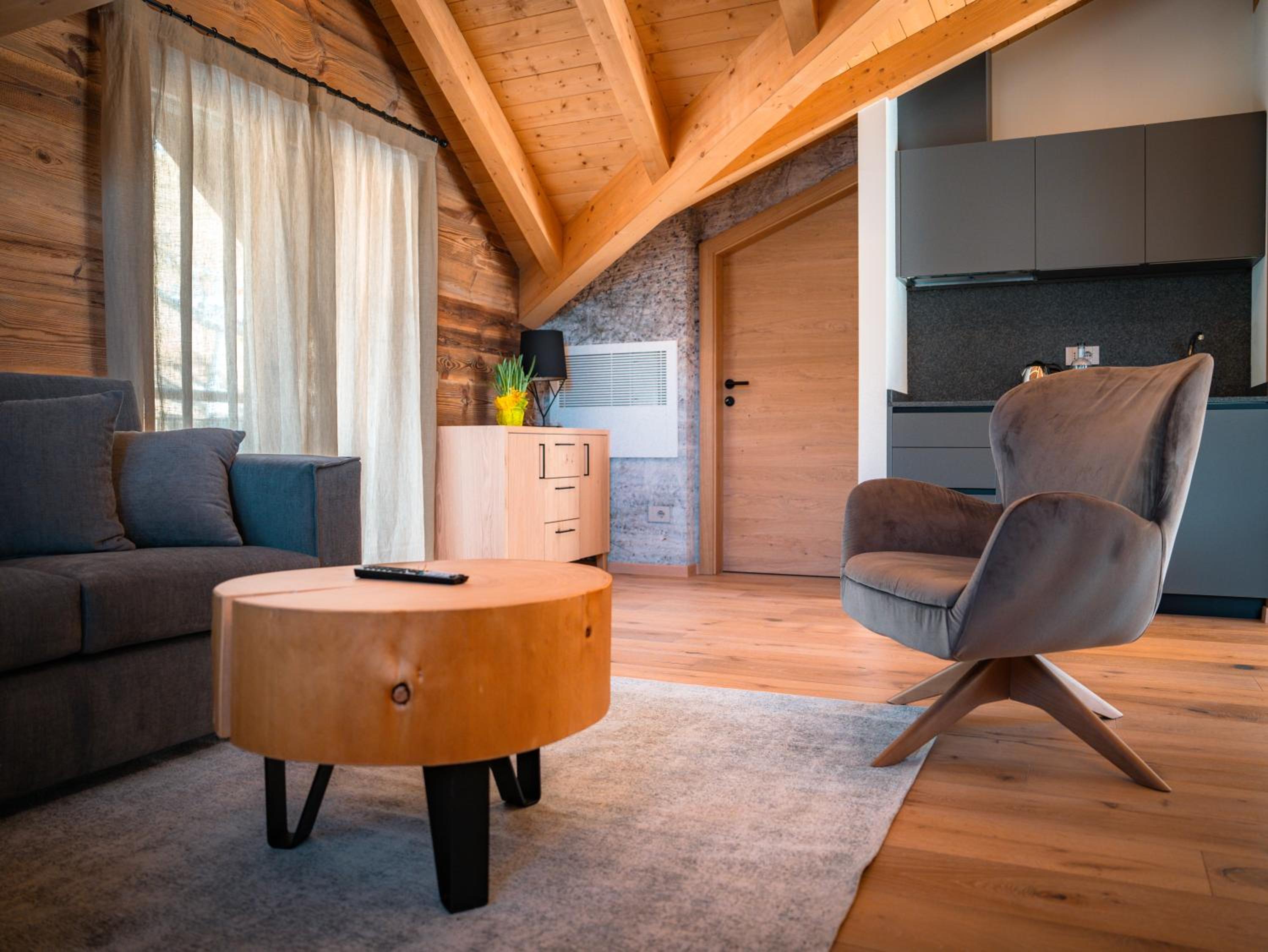 Deluxe King Suite