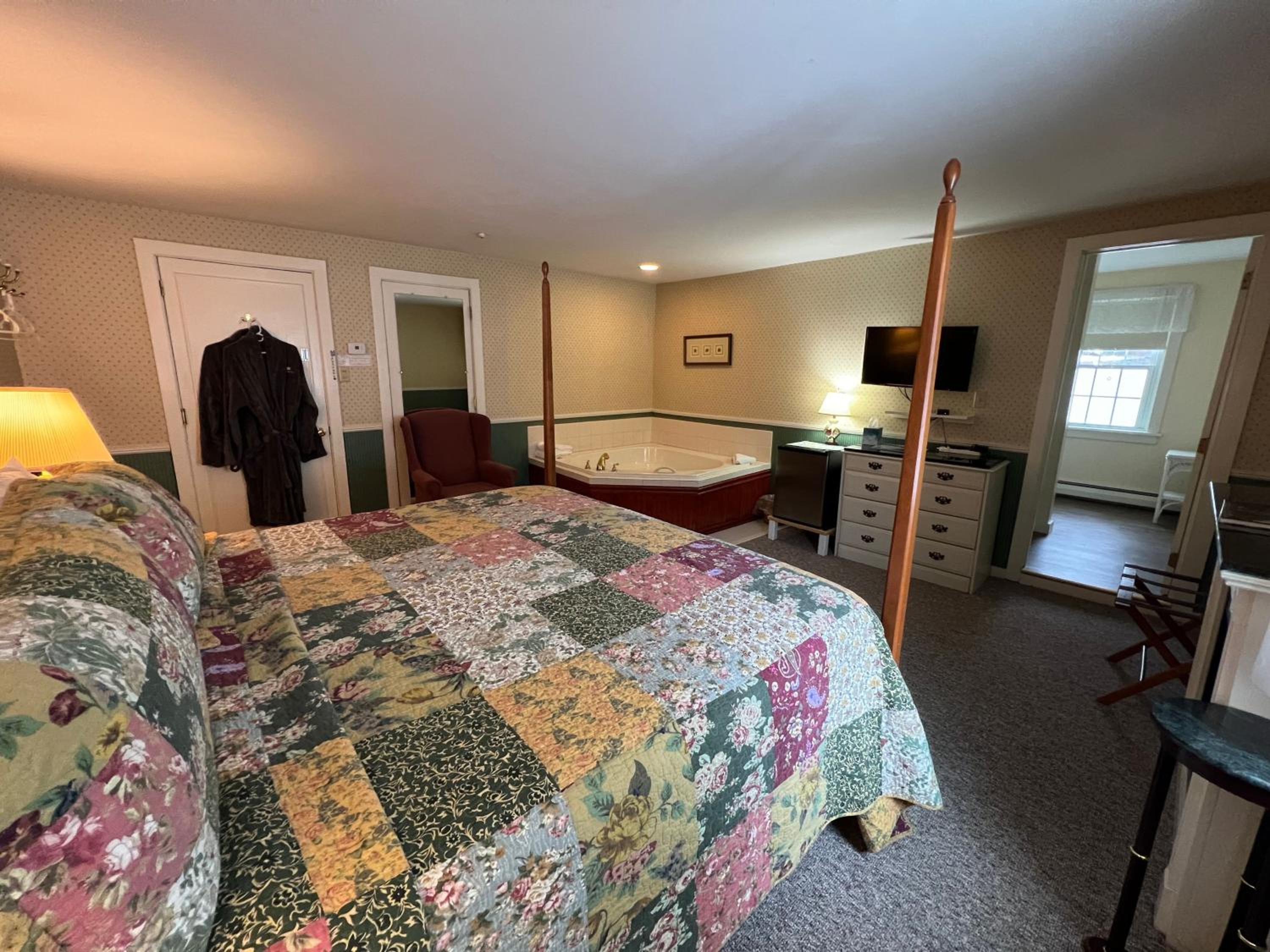 Luxury King Room - Photo 1