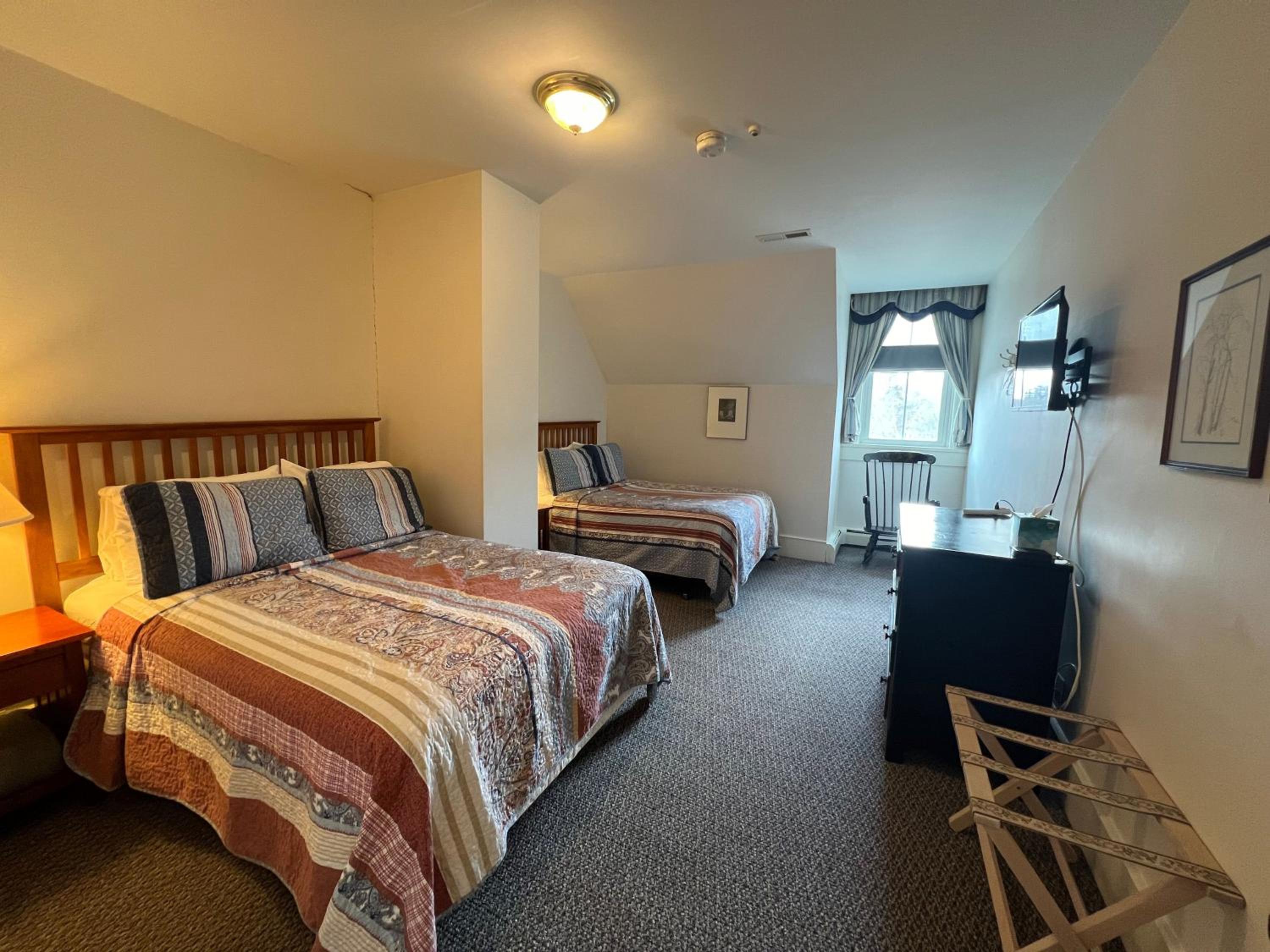 Three-Bedroom Suite - Photo 2
