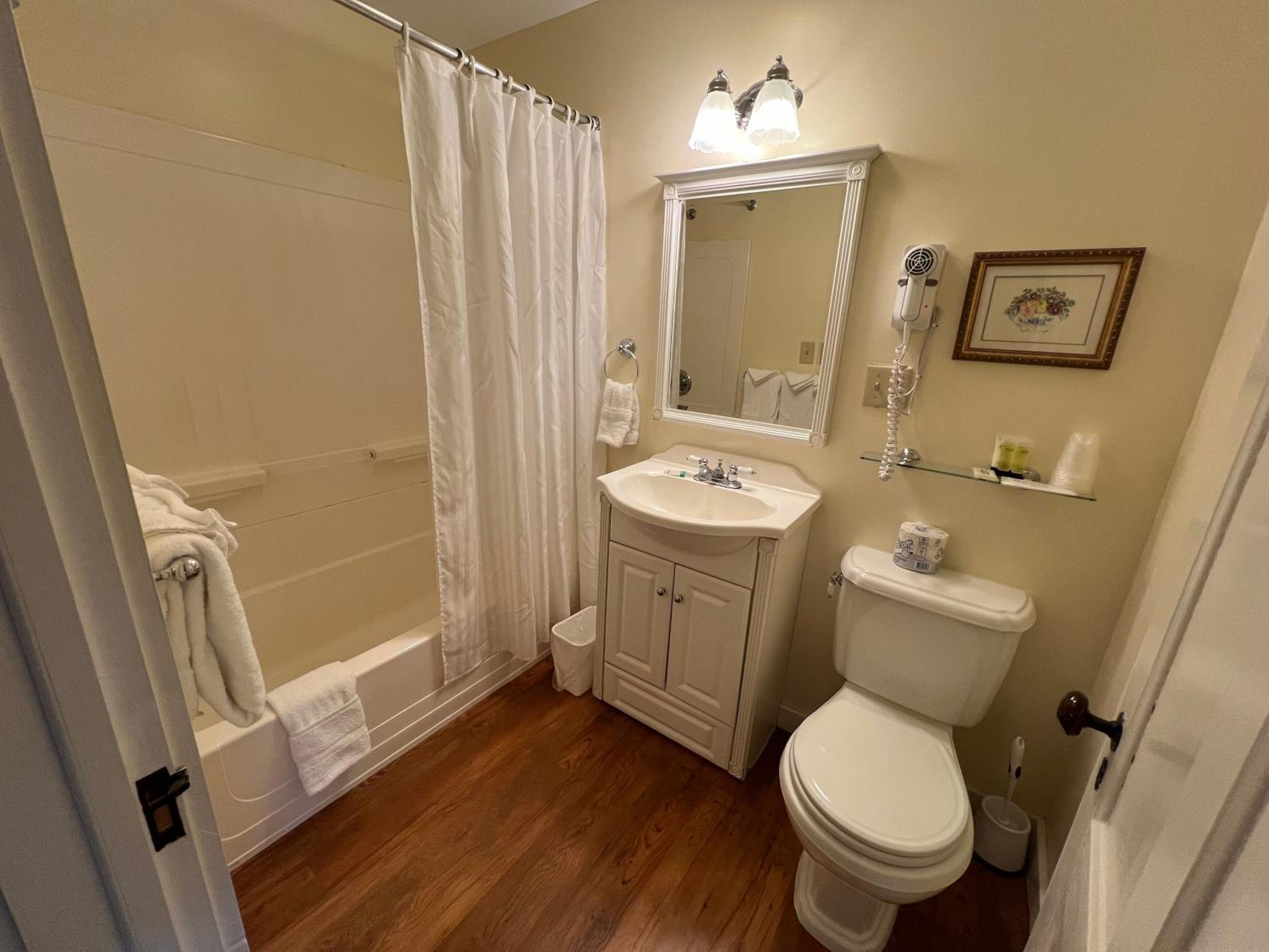 Luxury Quadruple Room - Photo 4