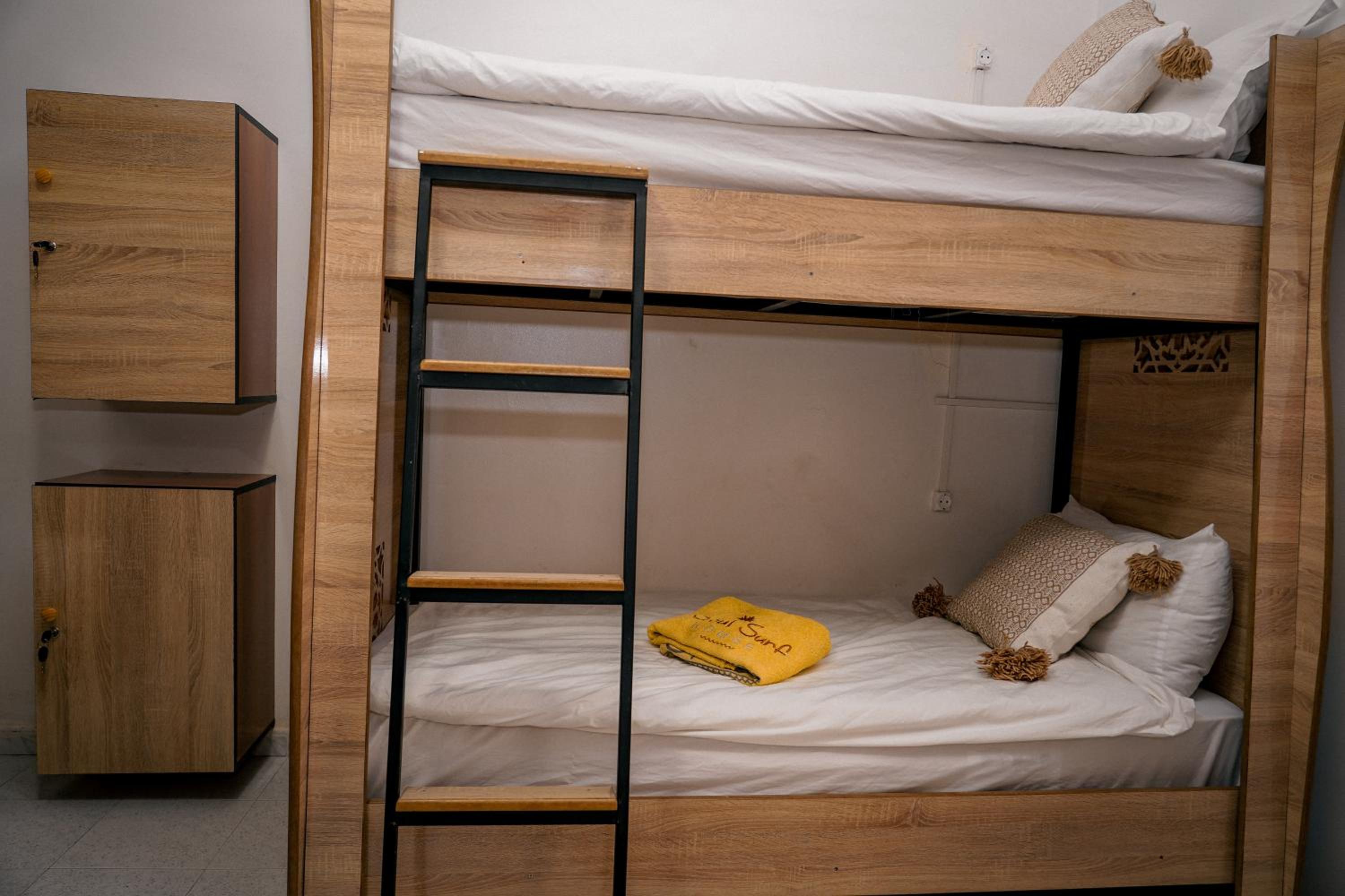 Bed in 8-Bed Mixed Dormitory Room photo 3