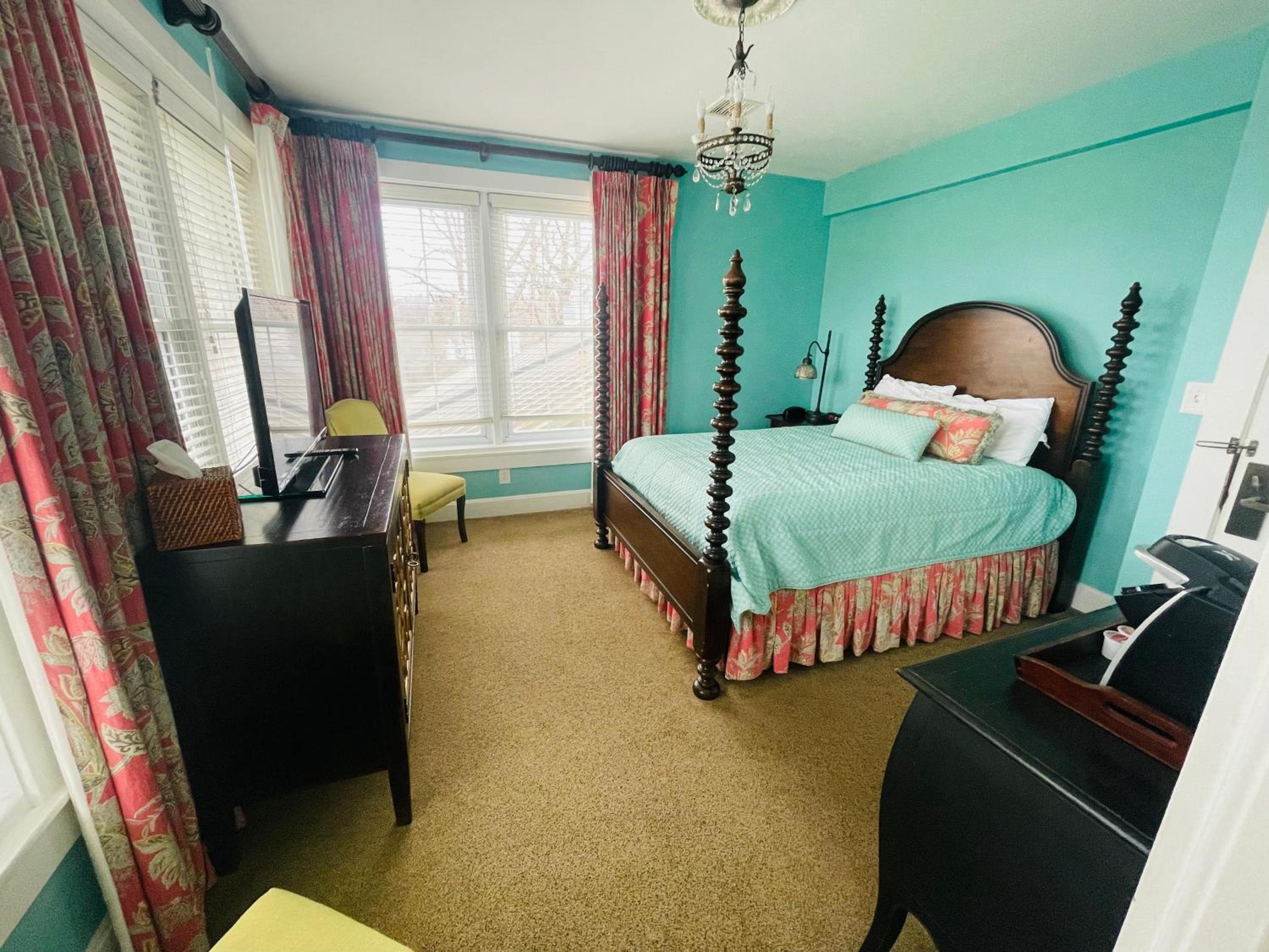 Deluxe Queen Room - Photo 4