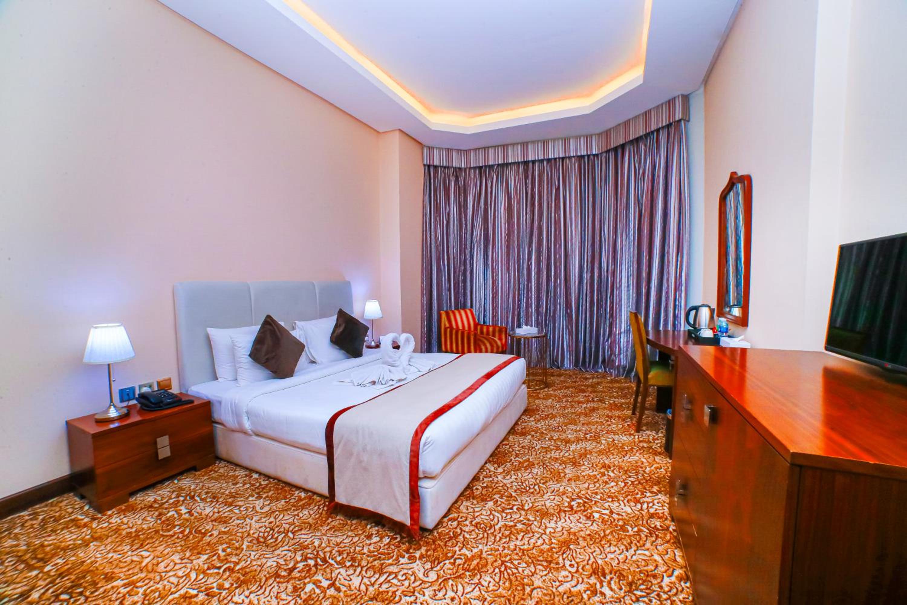 Deluxe Room - Photo 3