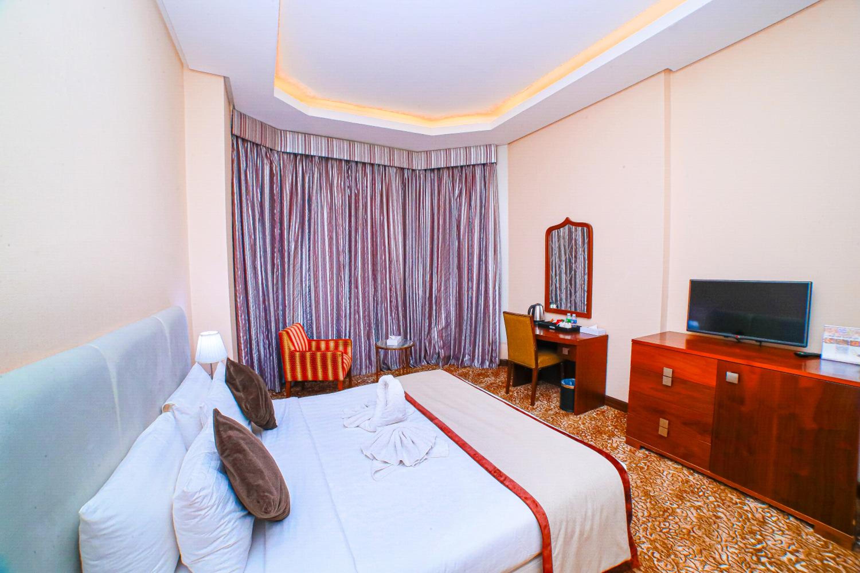 Deluxe Room - Photo 4