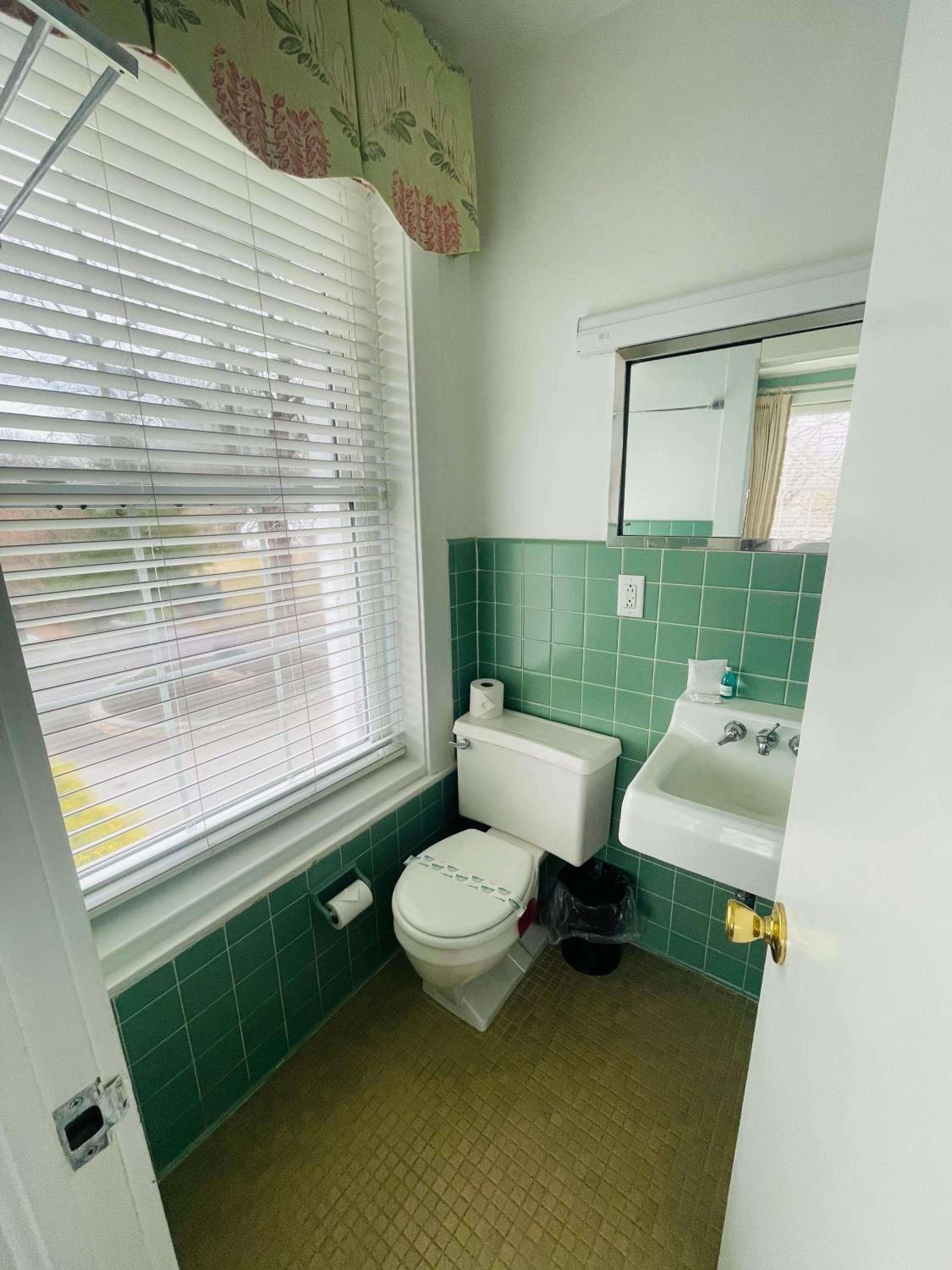 Queen Room with Garden View - Photo 4