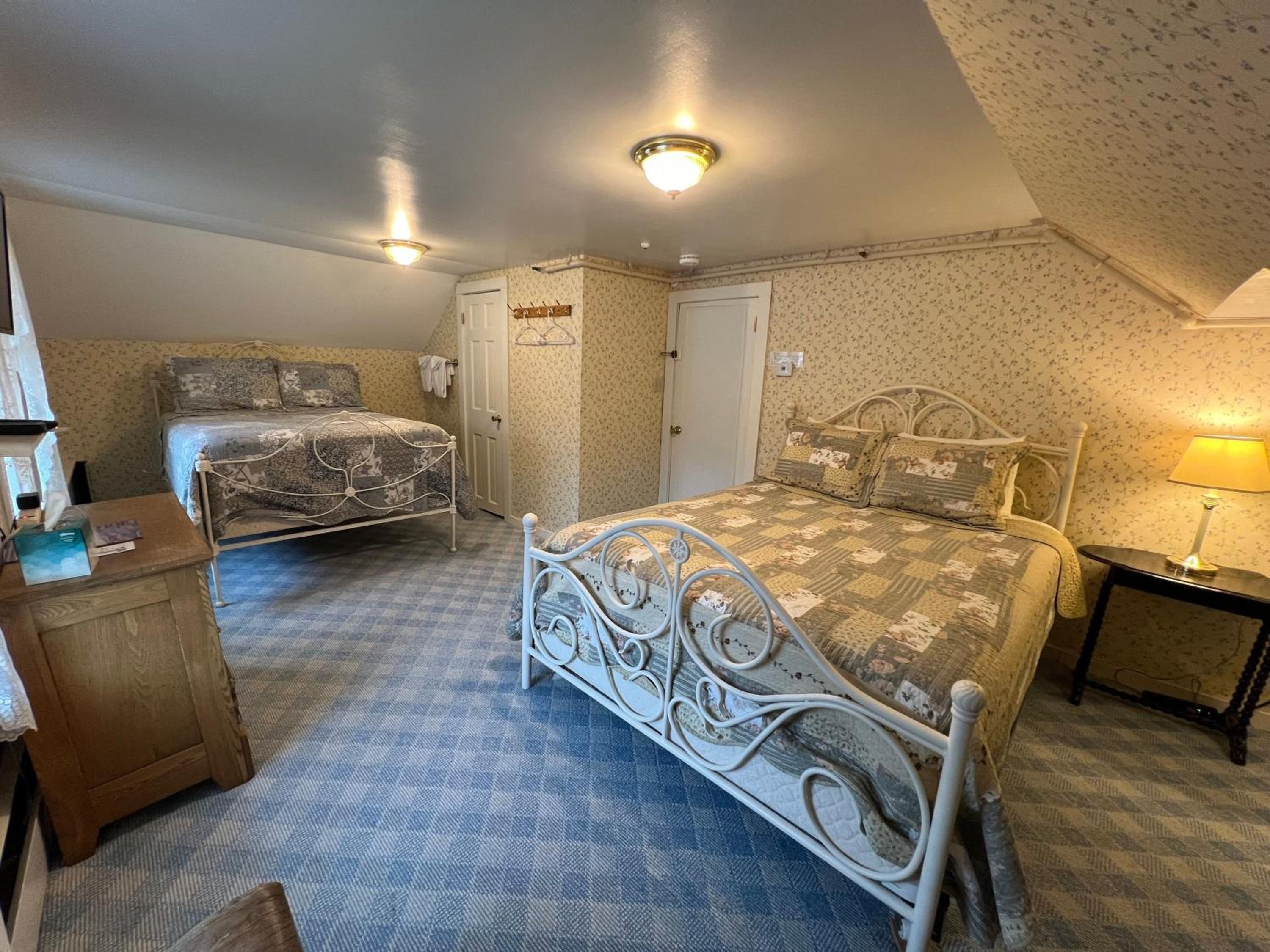 Deluxe Quadruple Room - Photo 5