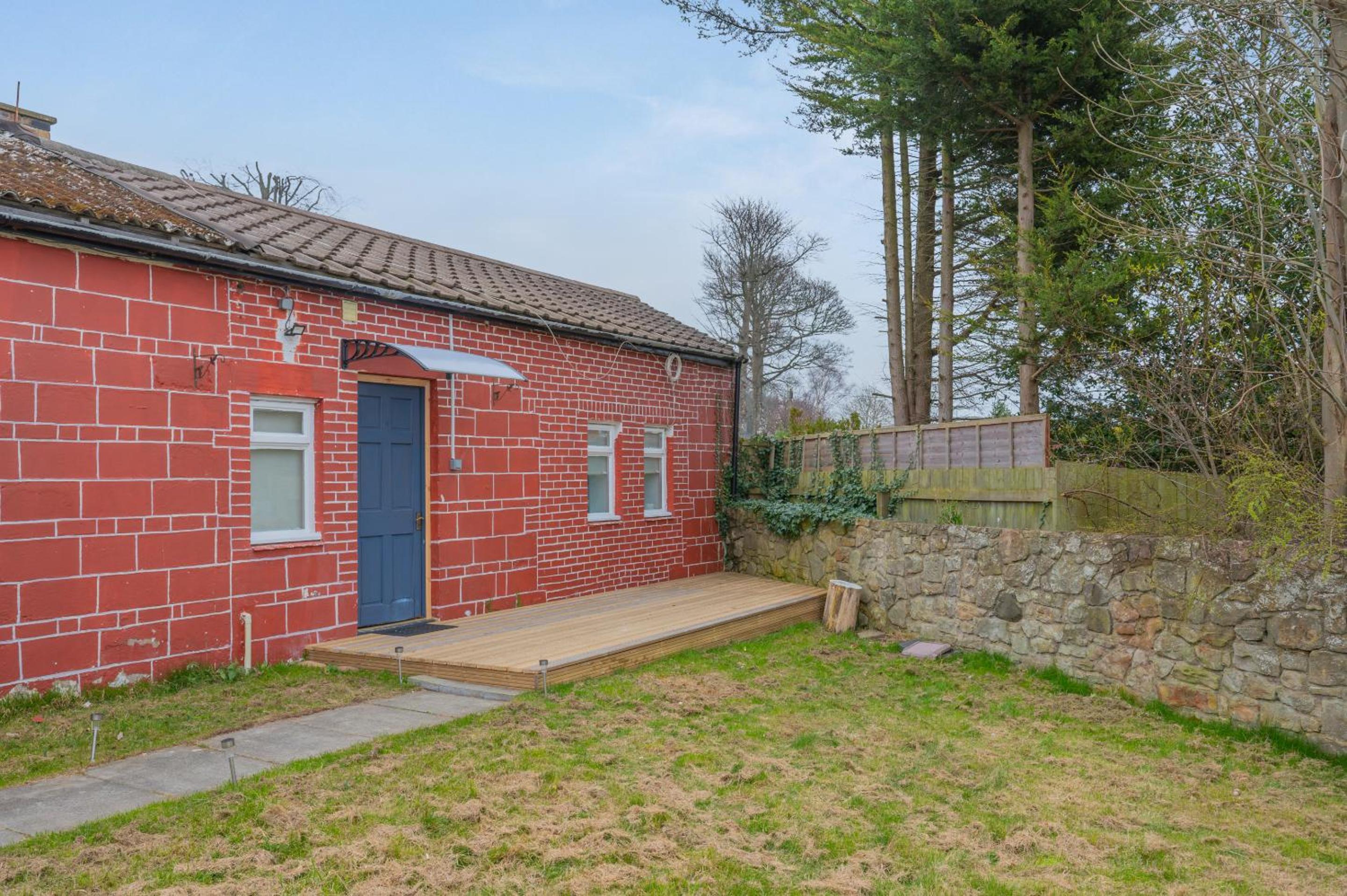 Cottage with Garden View photo 3