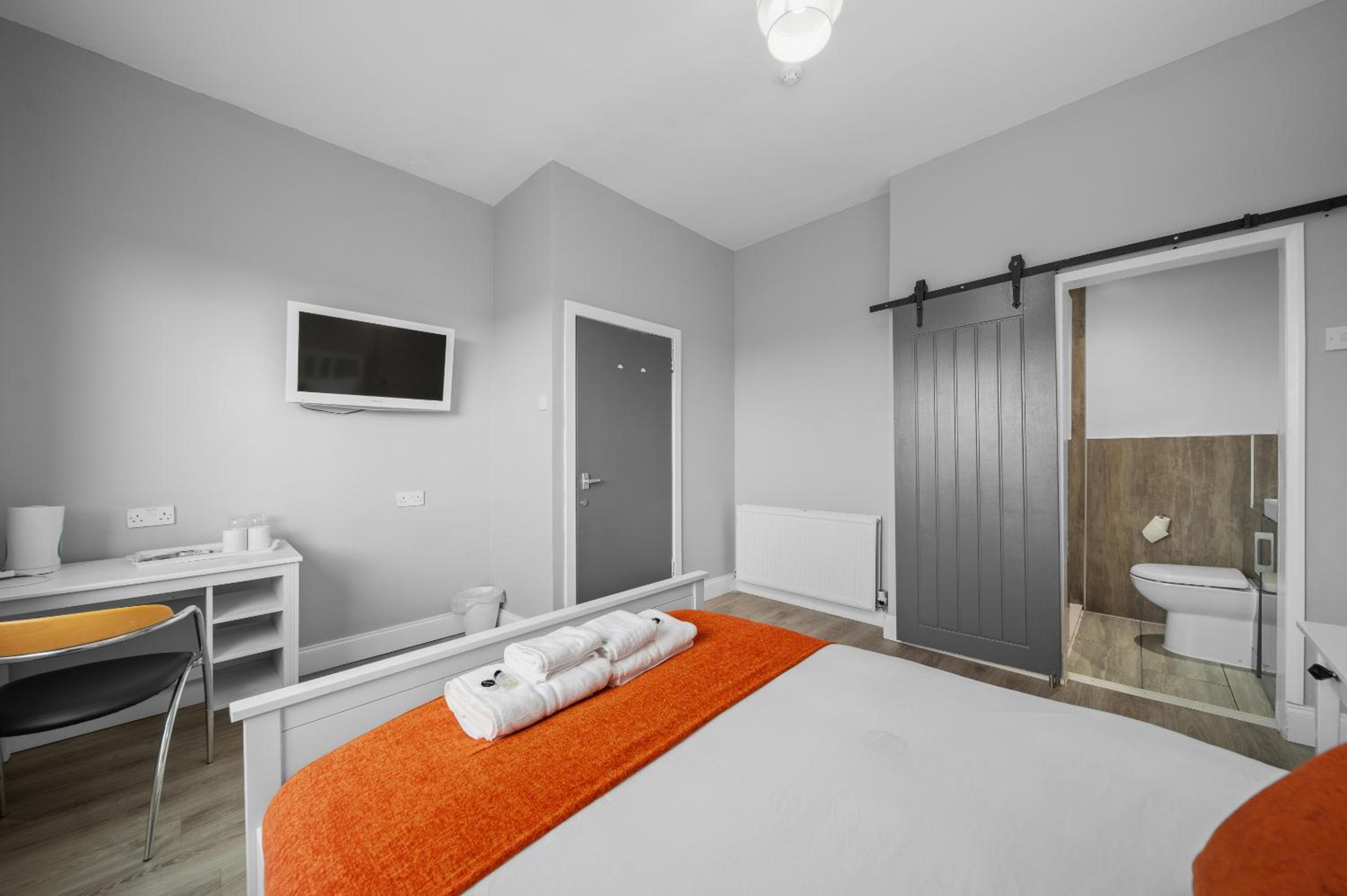 Double Room with Private Bathroom