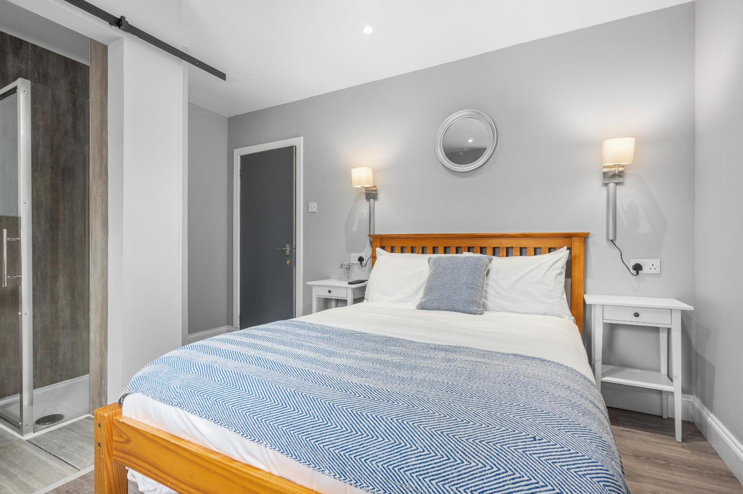 Double Room with Private Bathroom photo 2