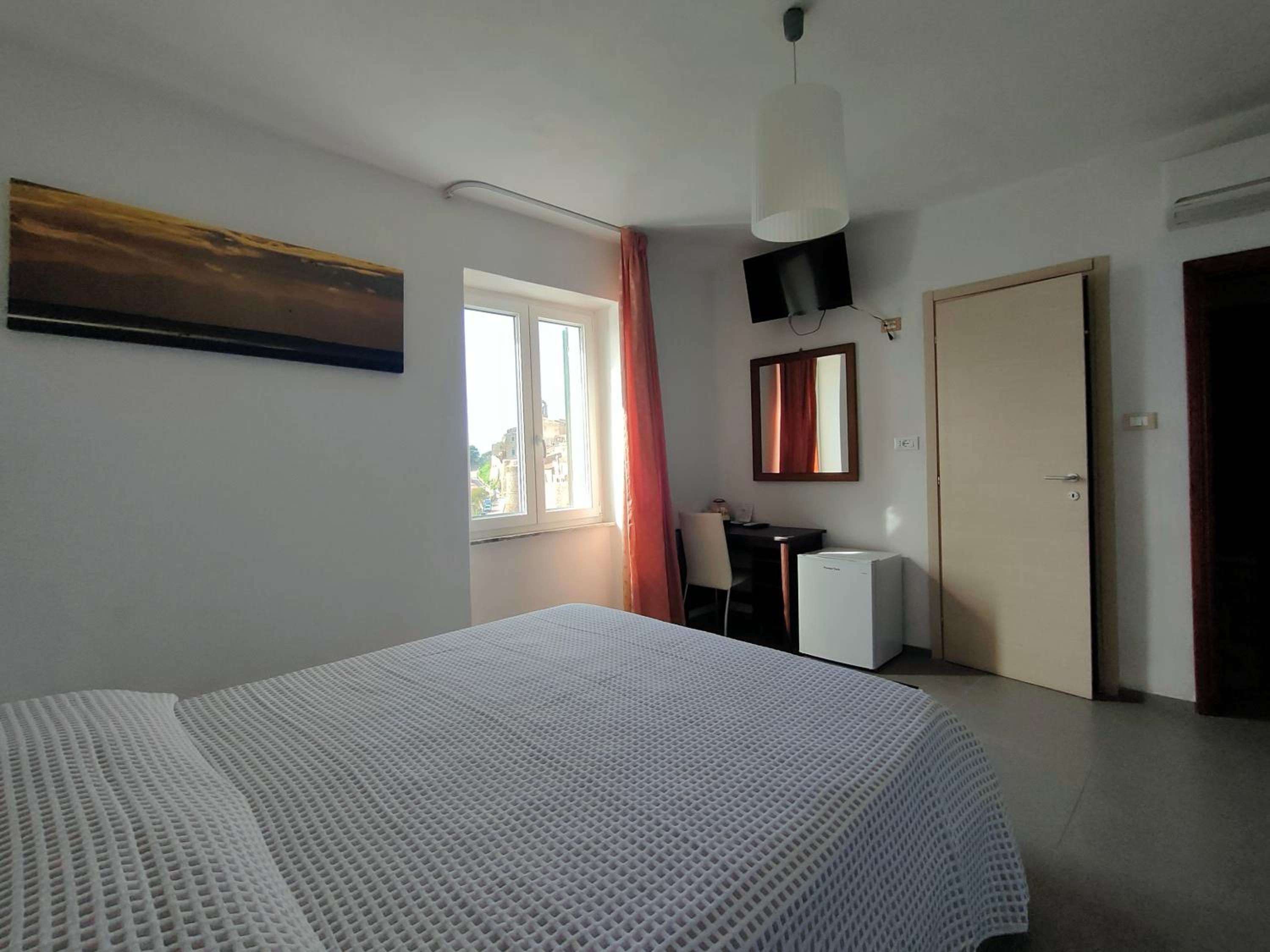 Double Room with Sea View - Photo 1