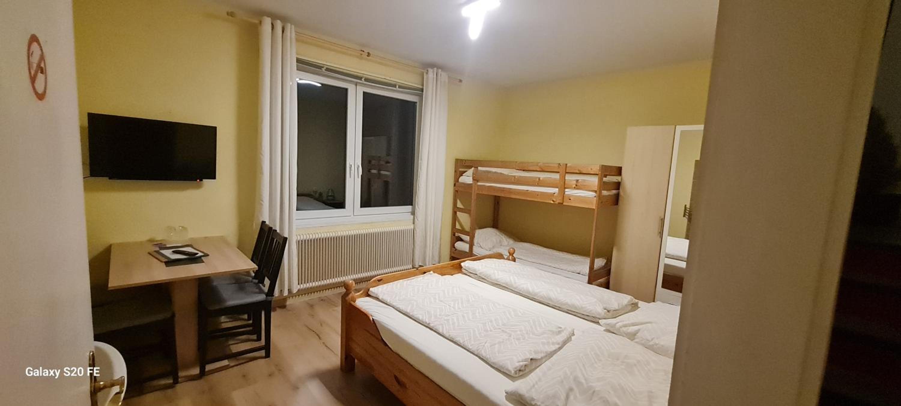 Quadruple Room with Mountain View photo 1