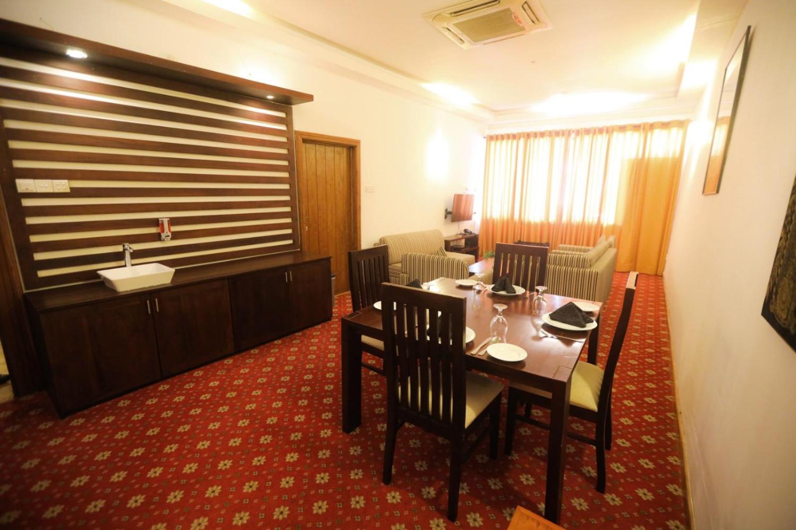 Suite with Lake View photo 2