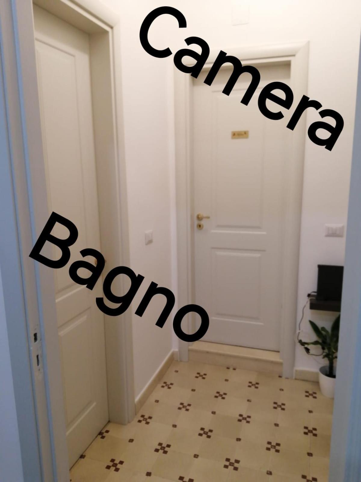 Single Room with Private External Bathroom photo 2