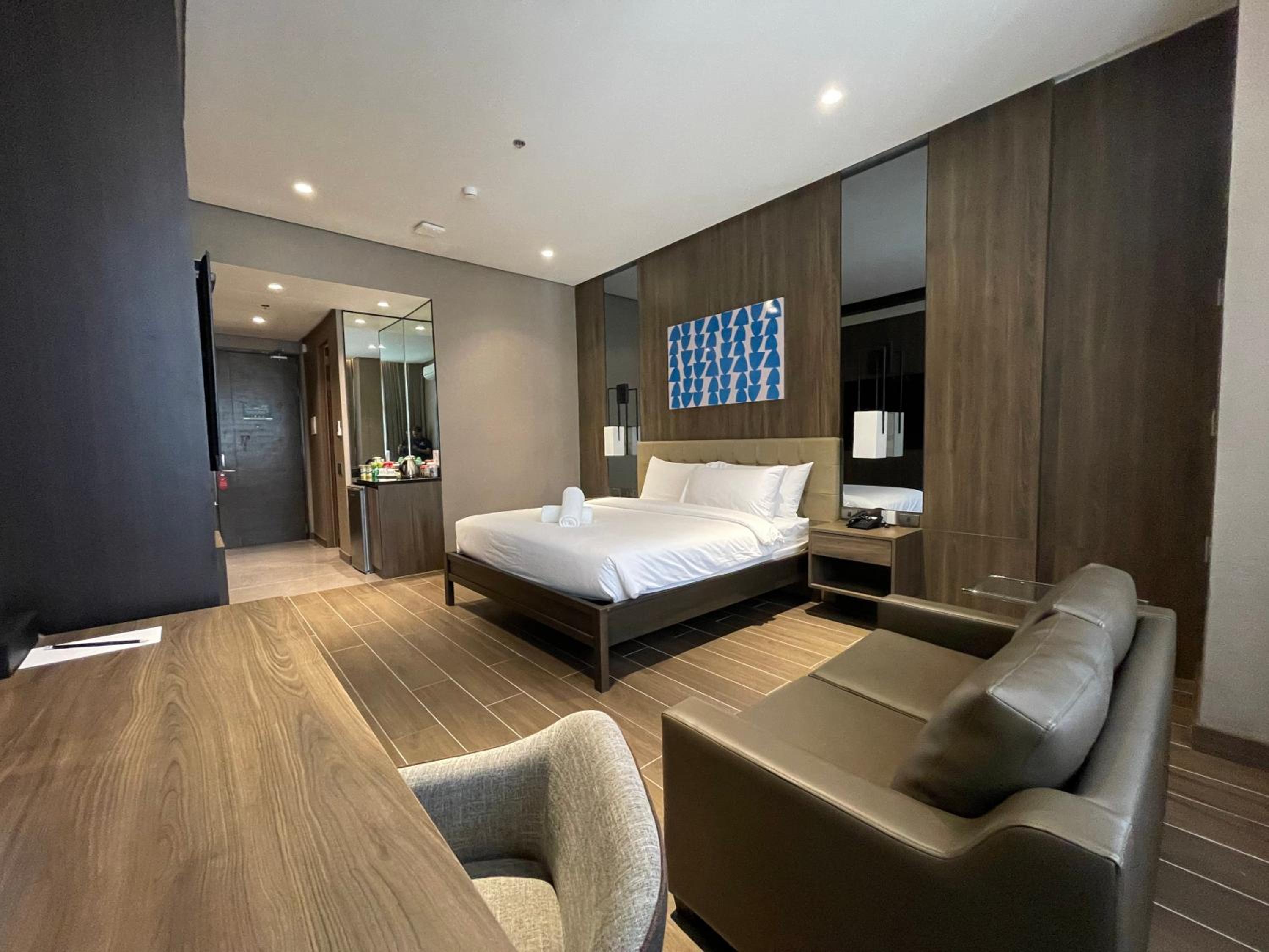 Deluxe Room - Photo 2