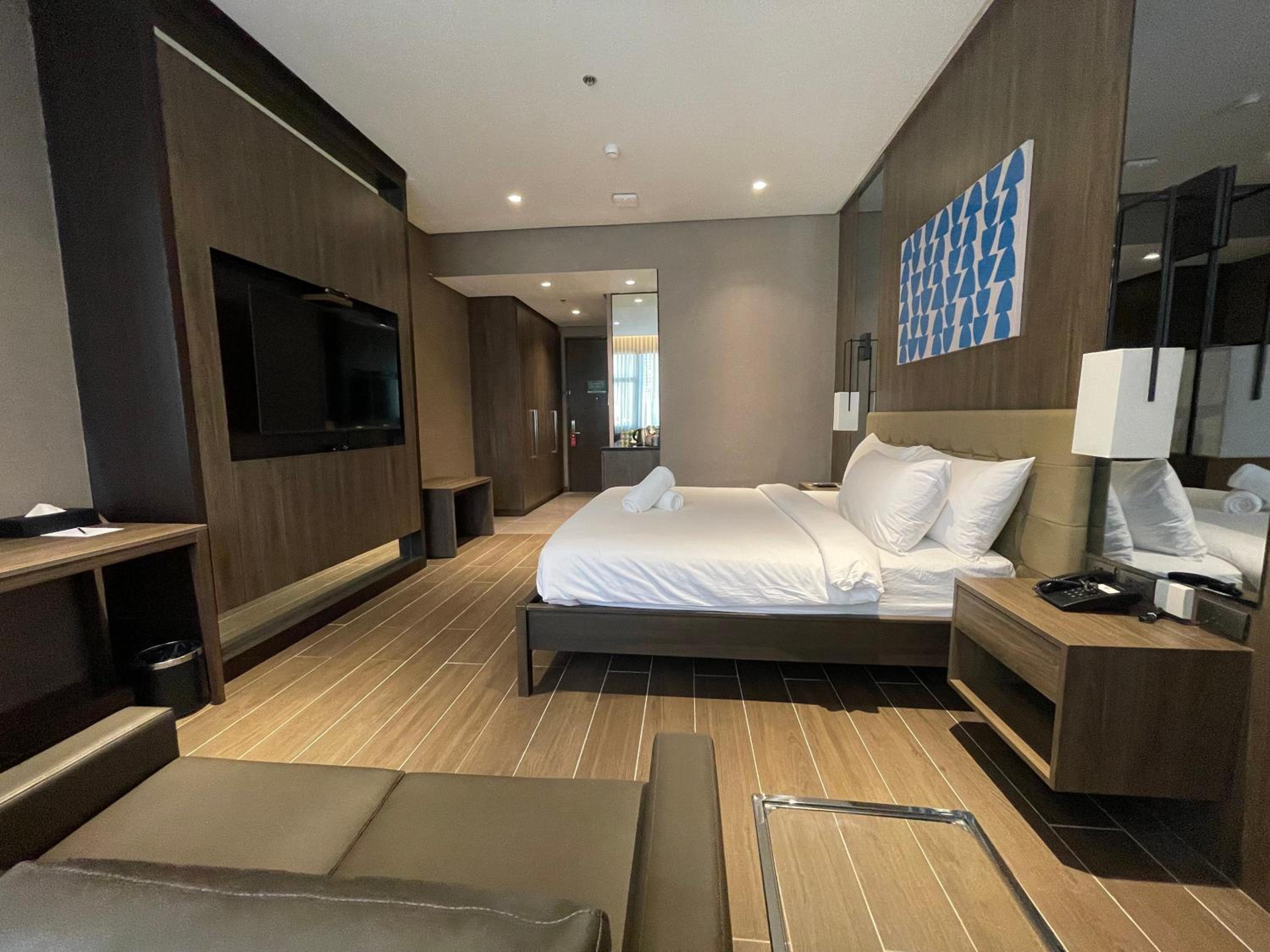 Deluxe Room - Photo 7