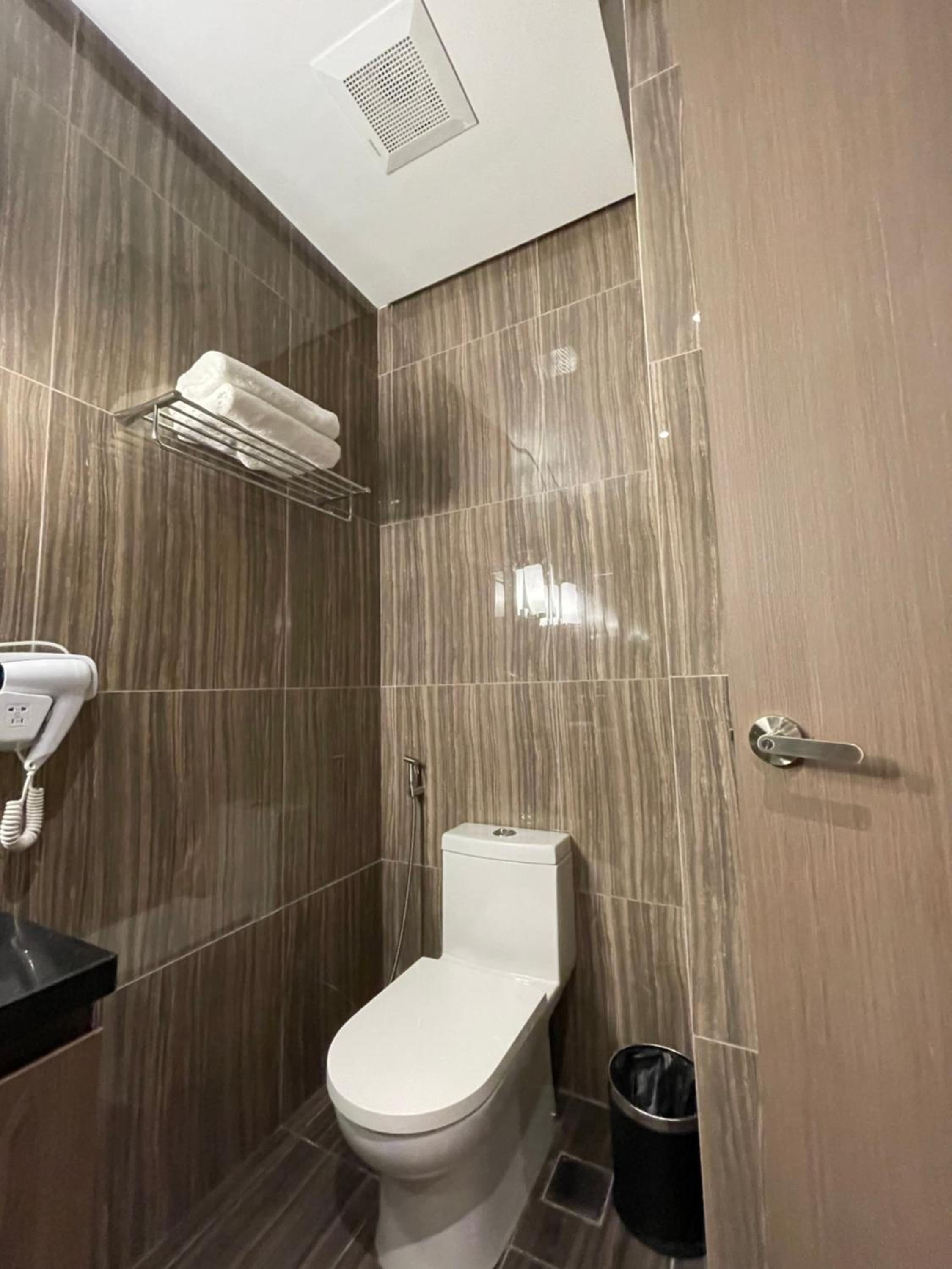 Deluxe Twin Room - Photo 6