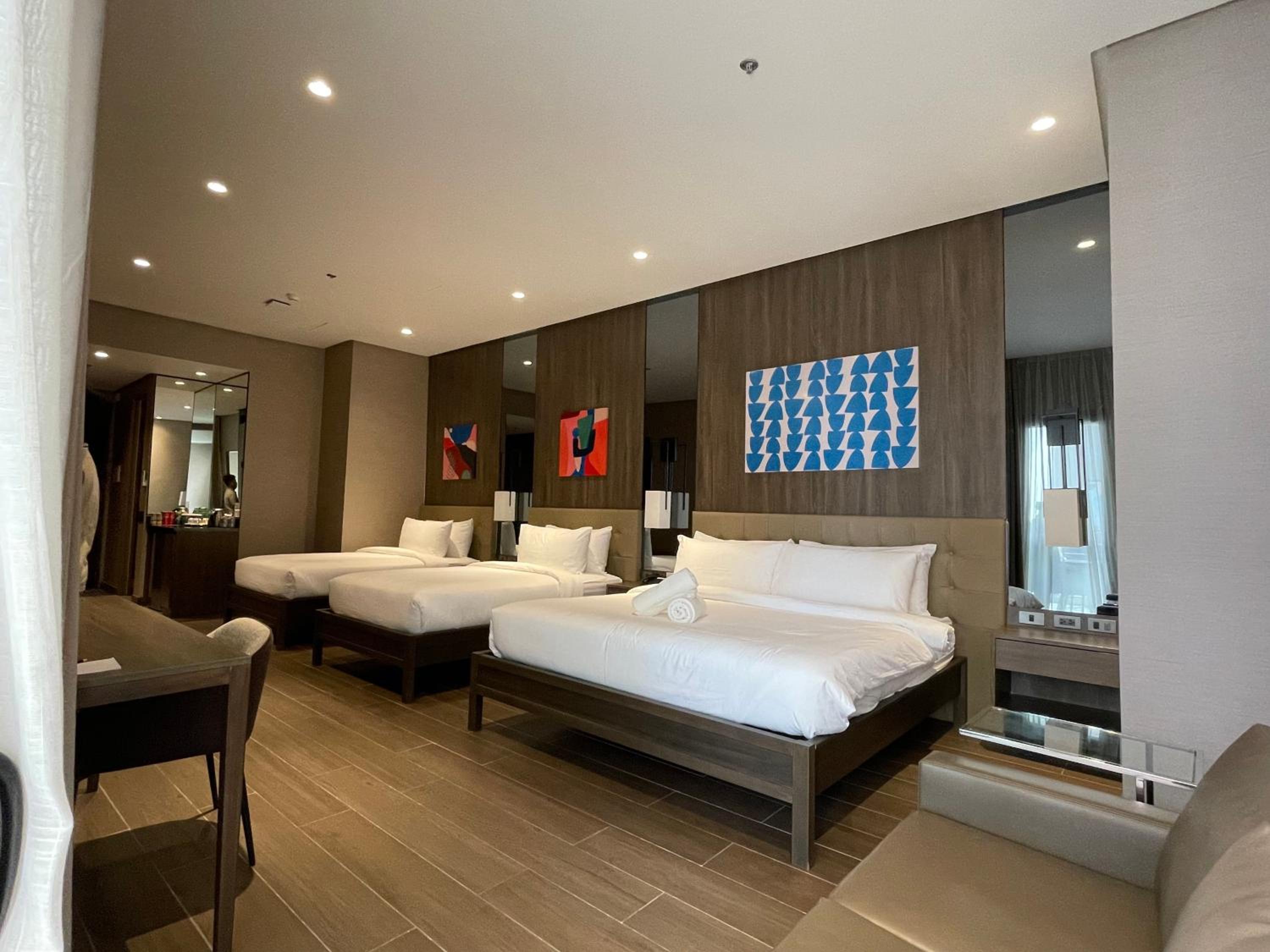 Family Room - Photo 8