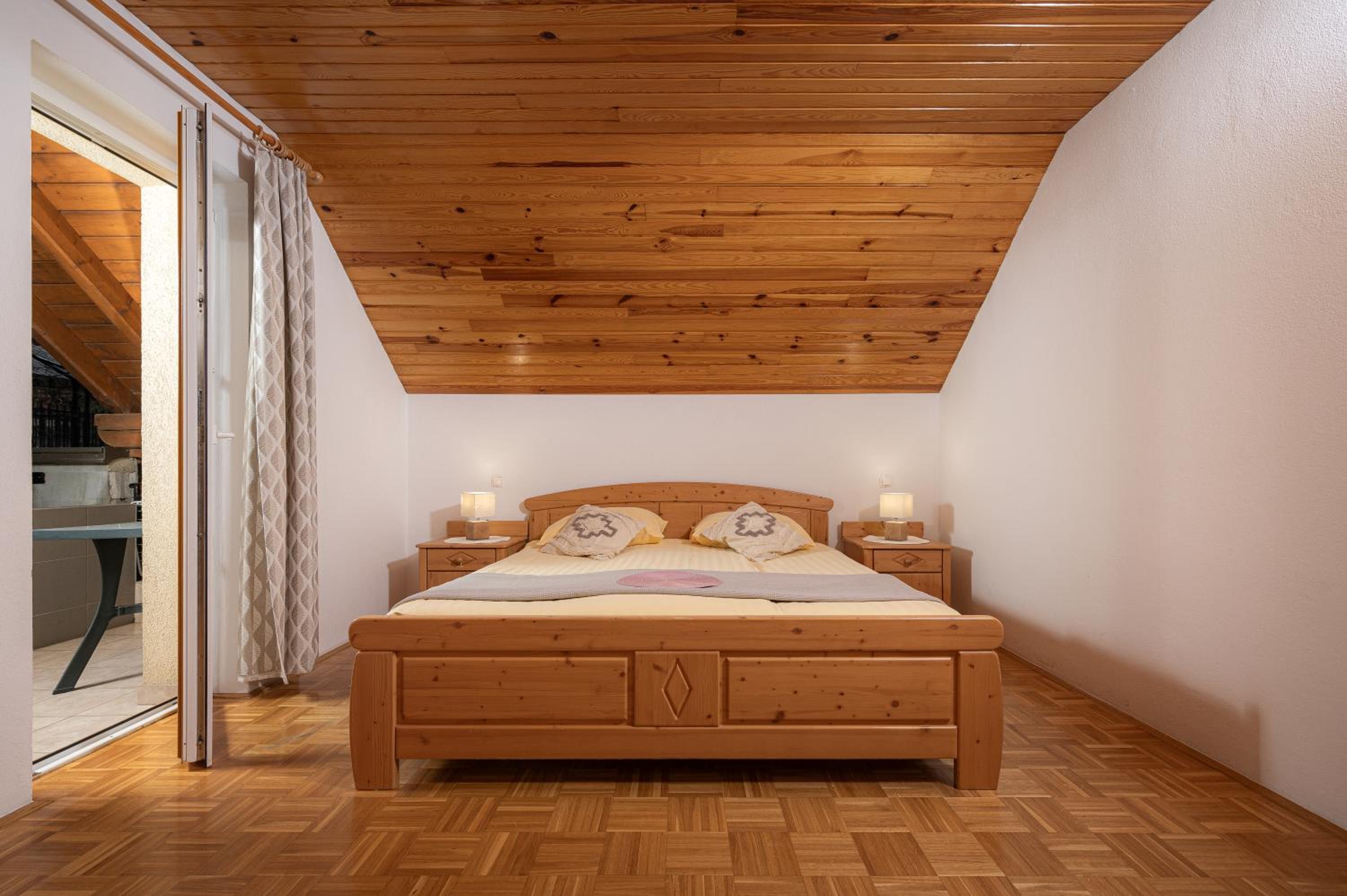 One-Bedroom Apartment with Balcony photo 3