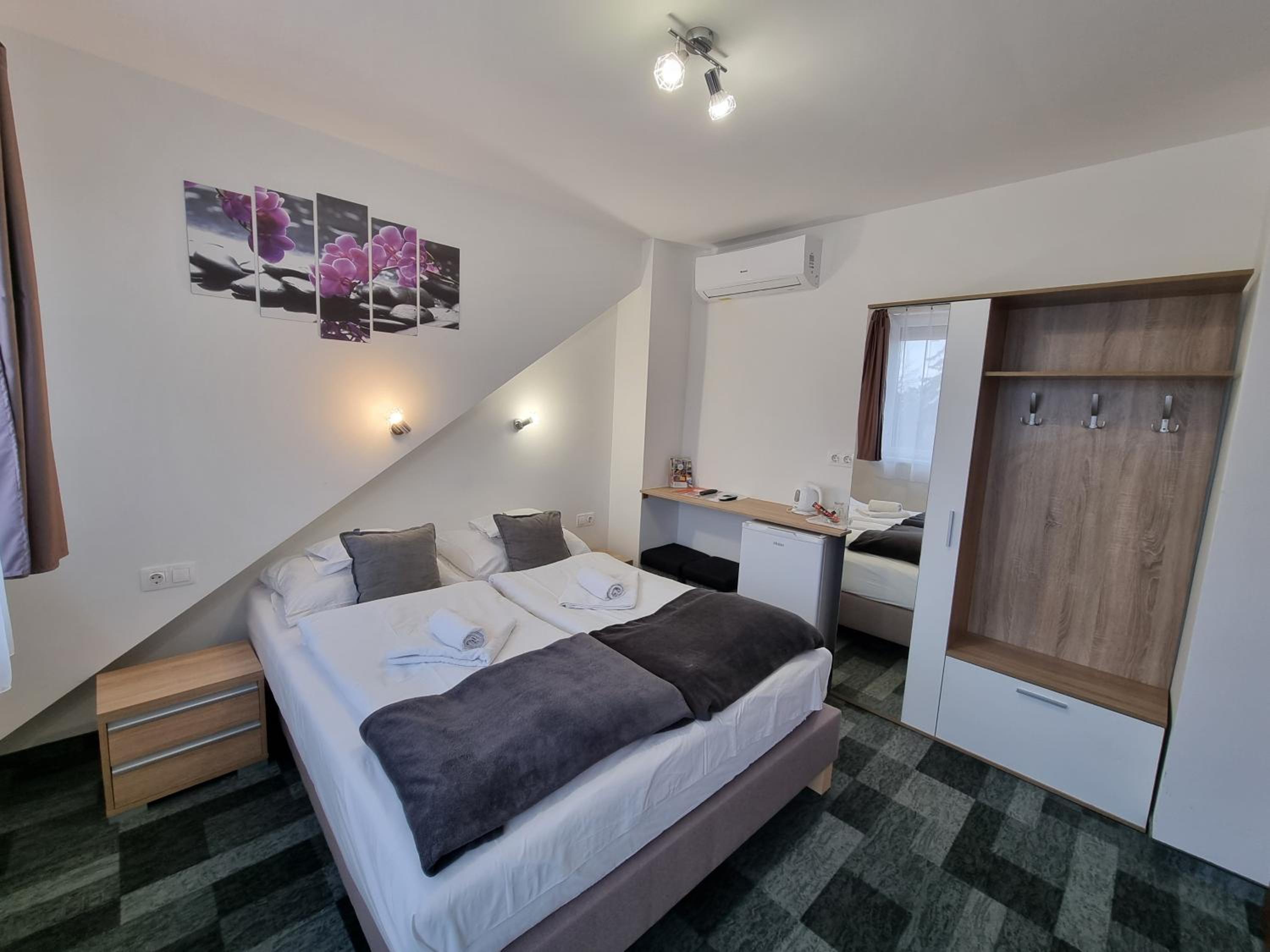 Double or Twin Room photo 1