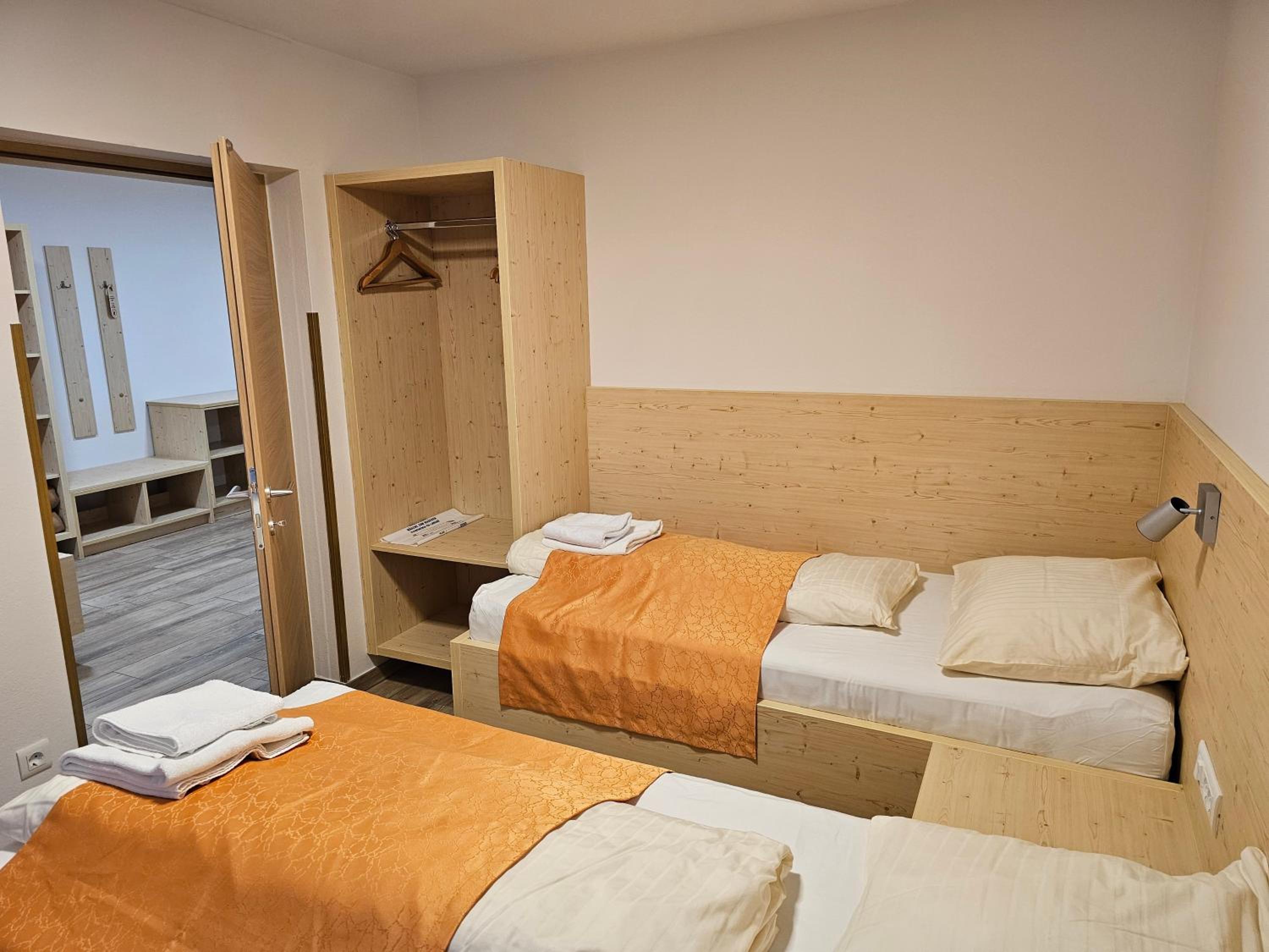 Quadruple Room with Balcony and Mountain View - Photo 17