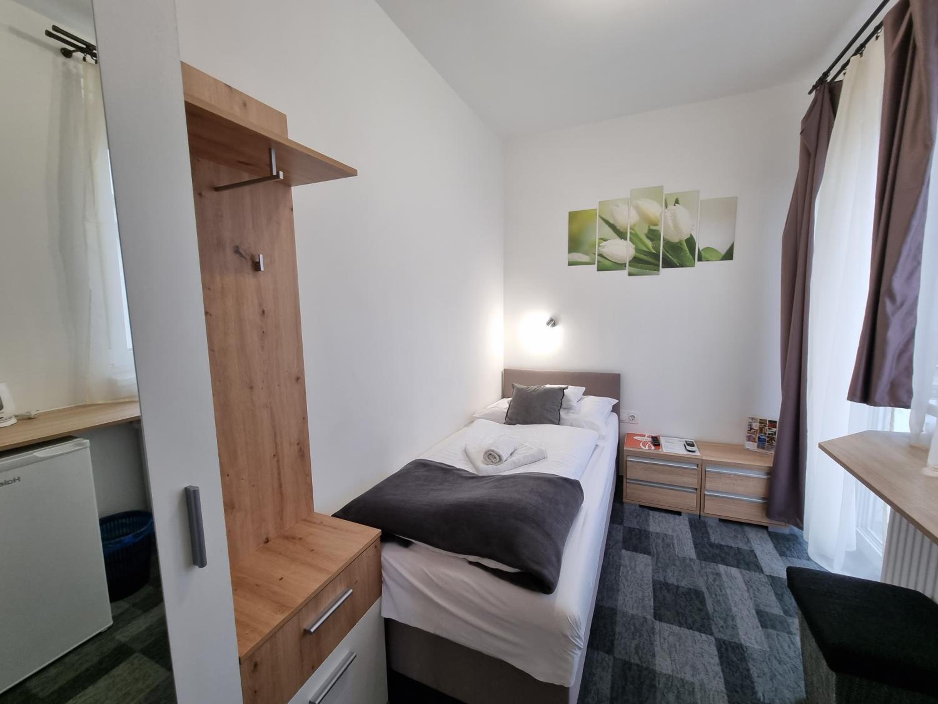 Standard Twin Room photo 3