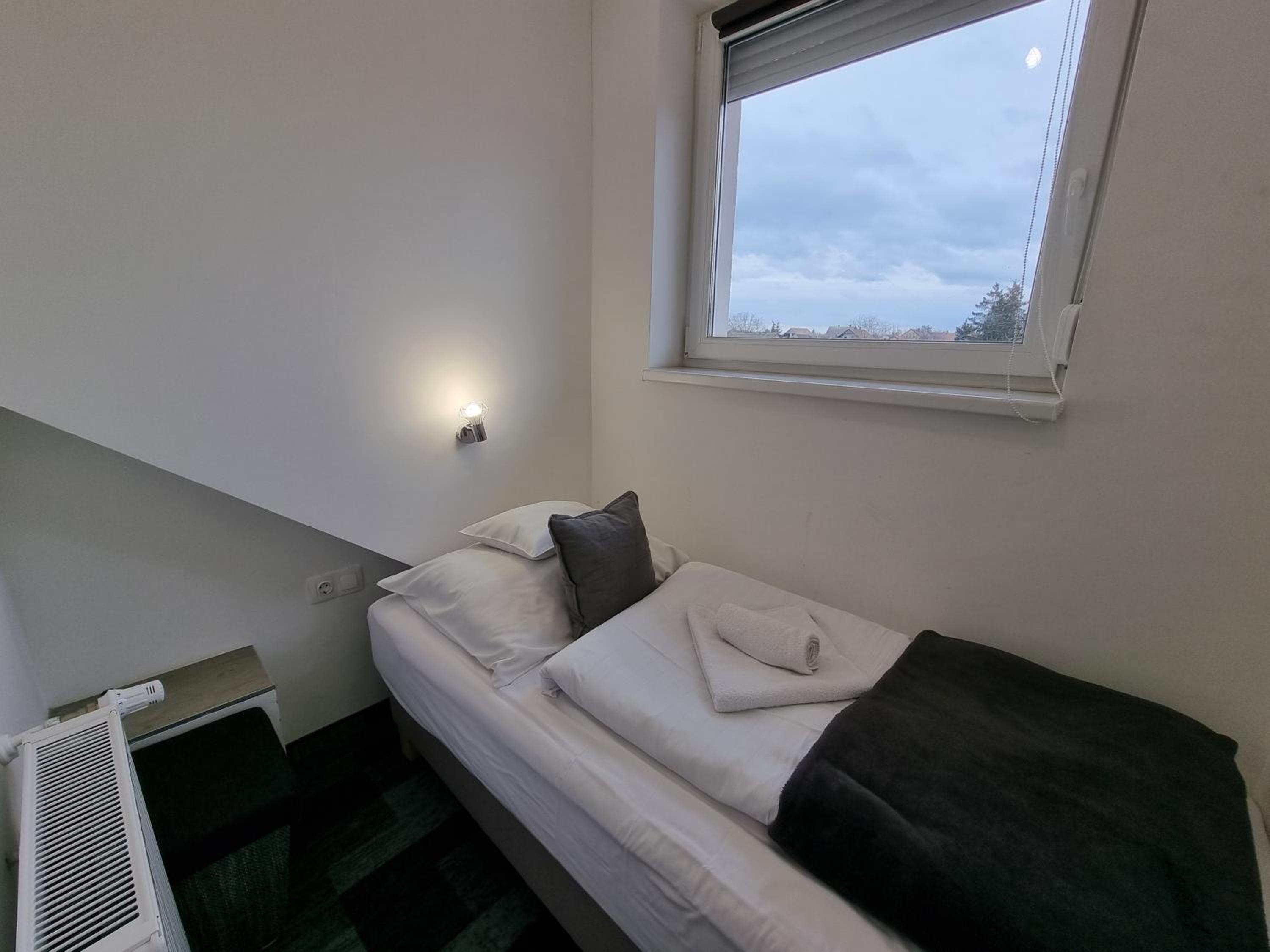 Standard Twin Room photo 2