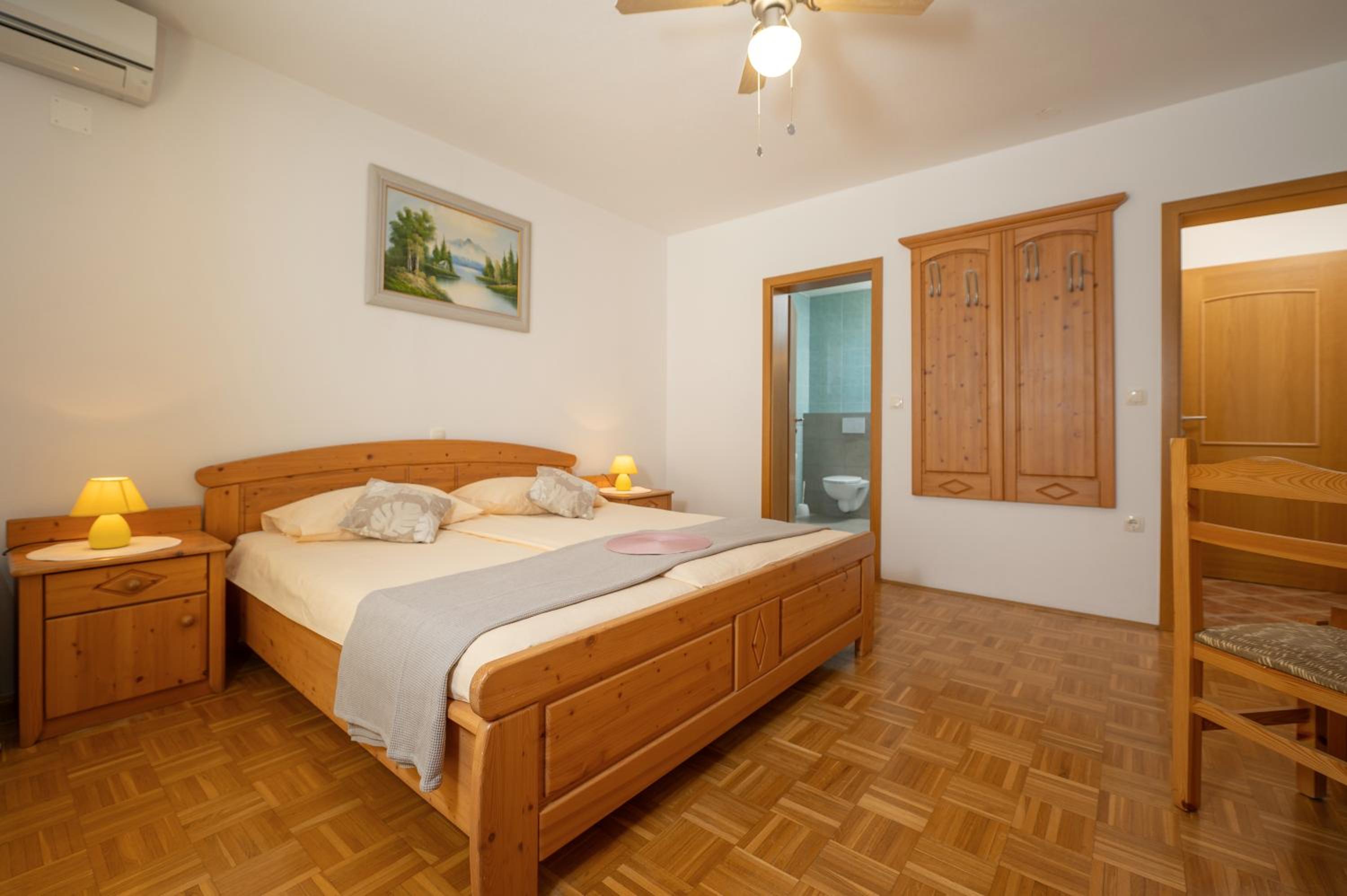 Double Room with Balcony - Photo 5