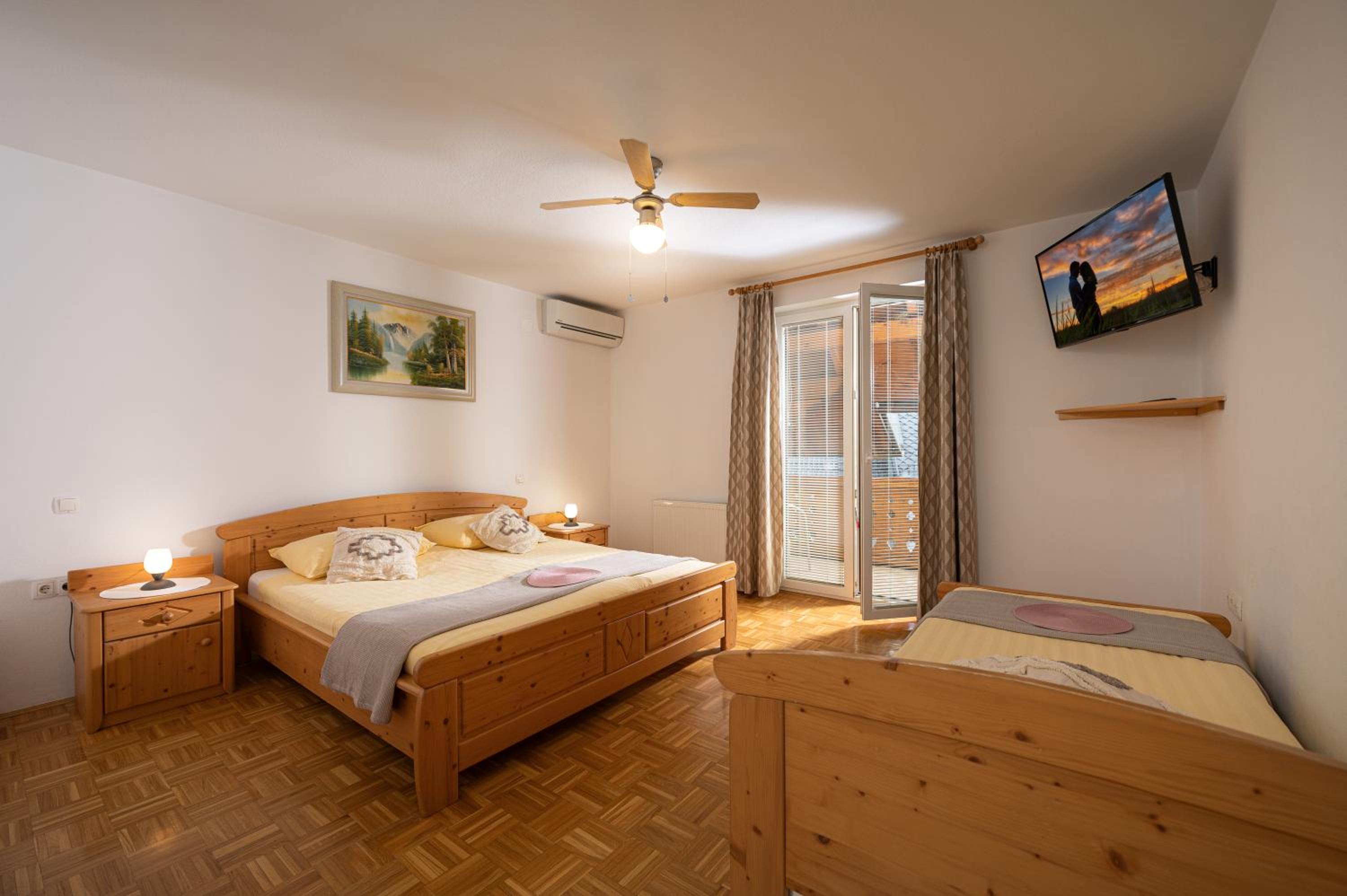 One-Bedroom Apartment with Balcony photo 2