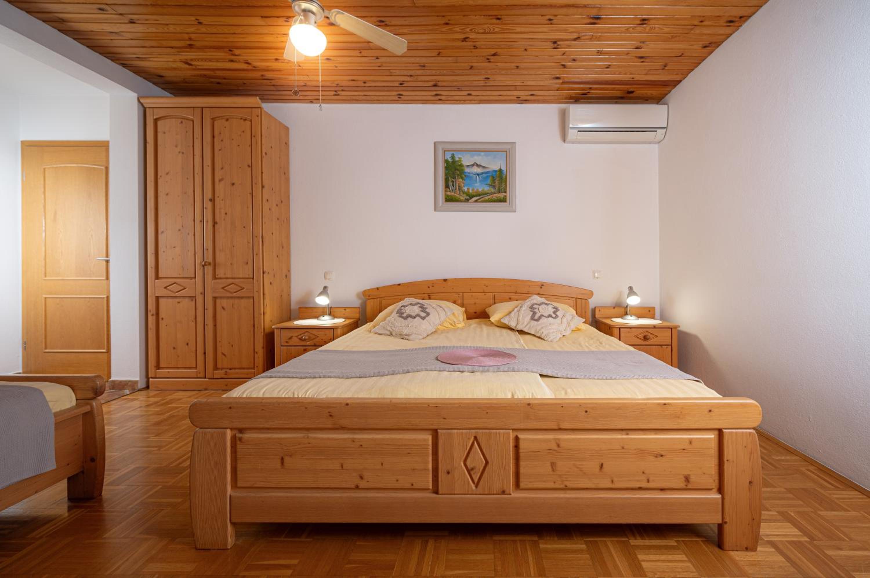 Economy Triple Room - Photo 1