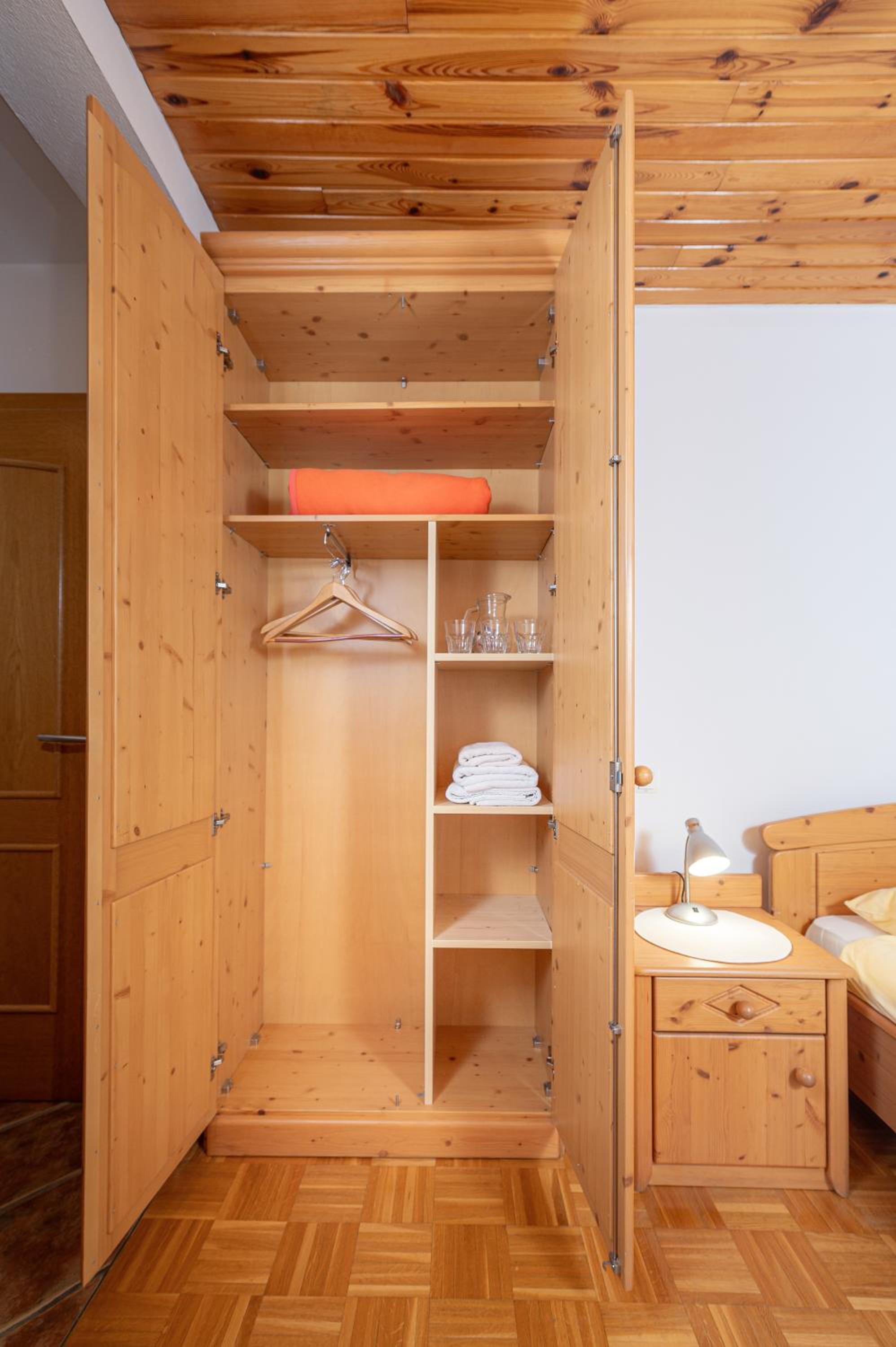 Economy Triple Room - Photo 2