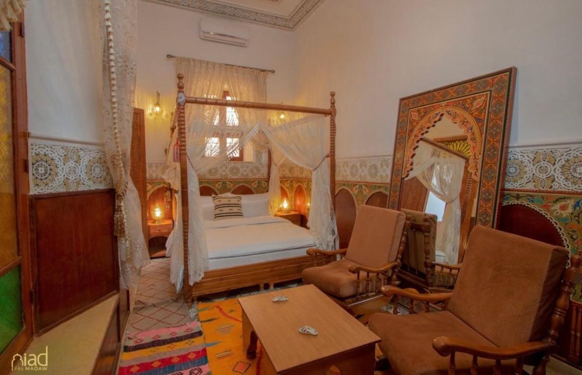 Suite with Balcony - Photo 6