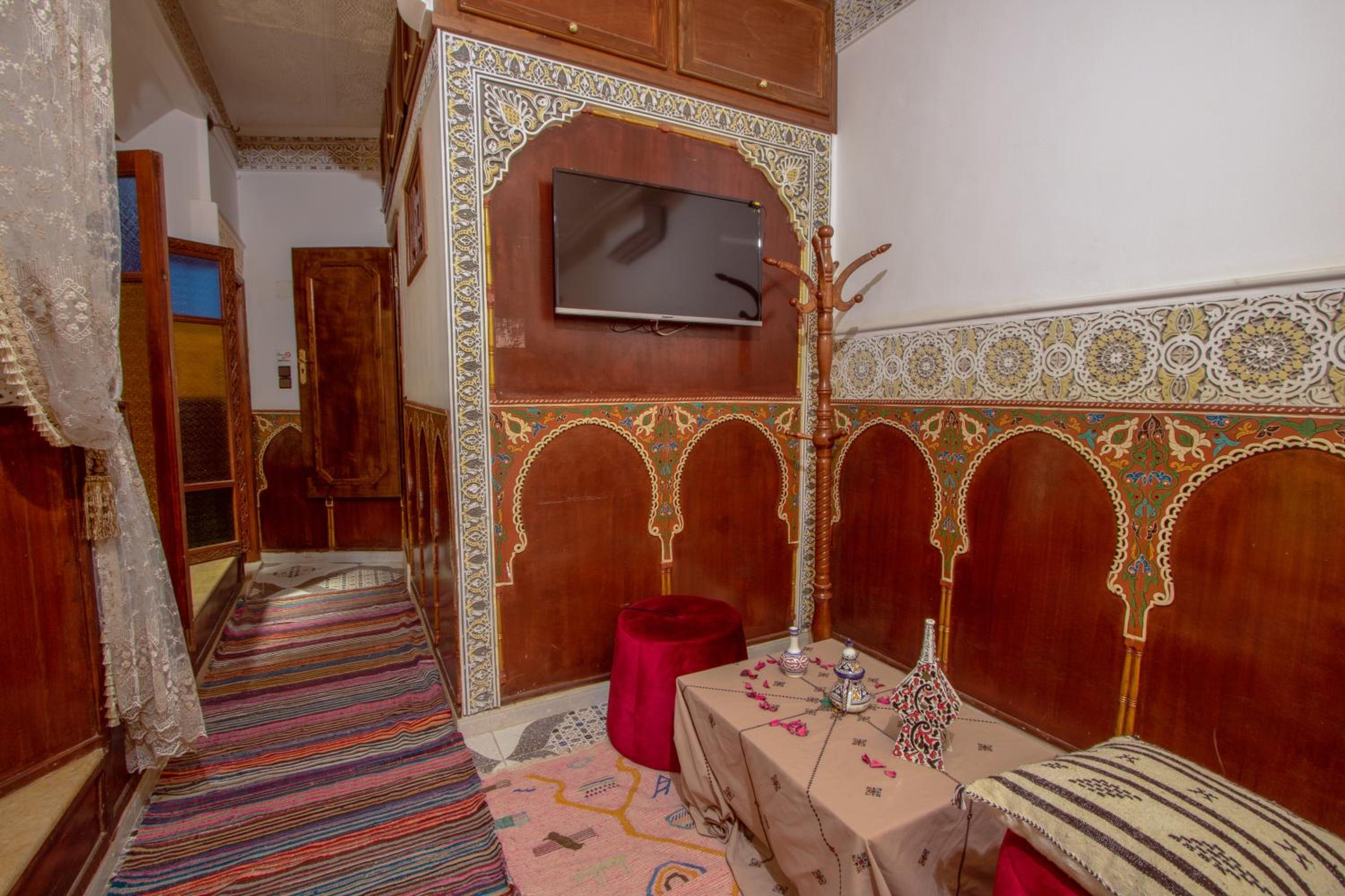 Suite with Balcony - Photo 7