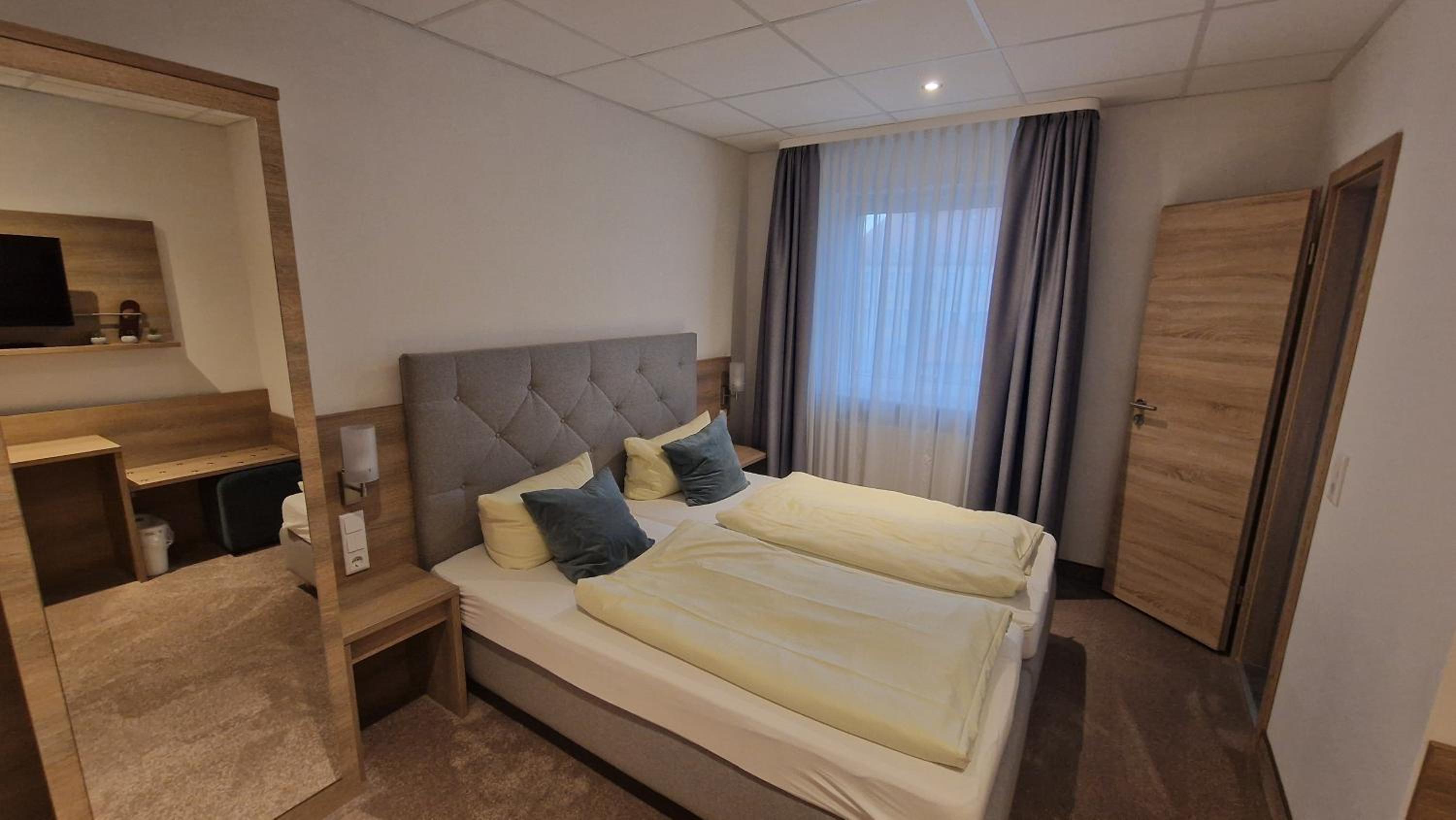 Standard Double Room - Photo 1