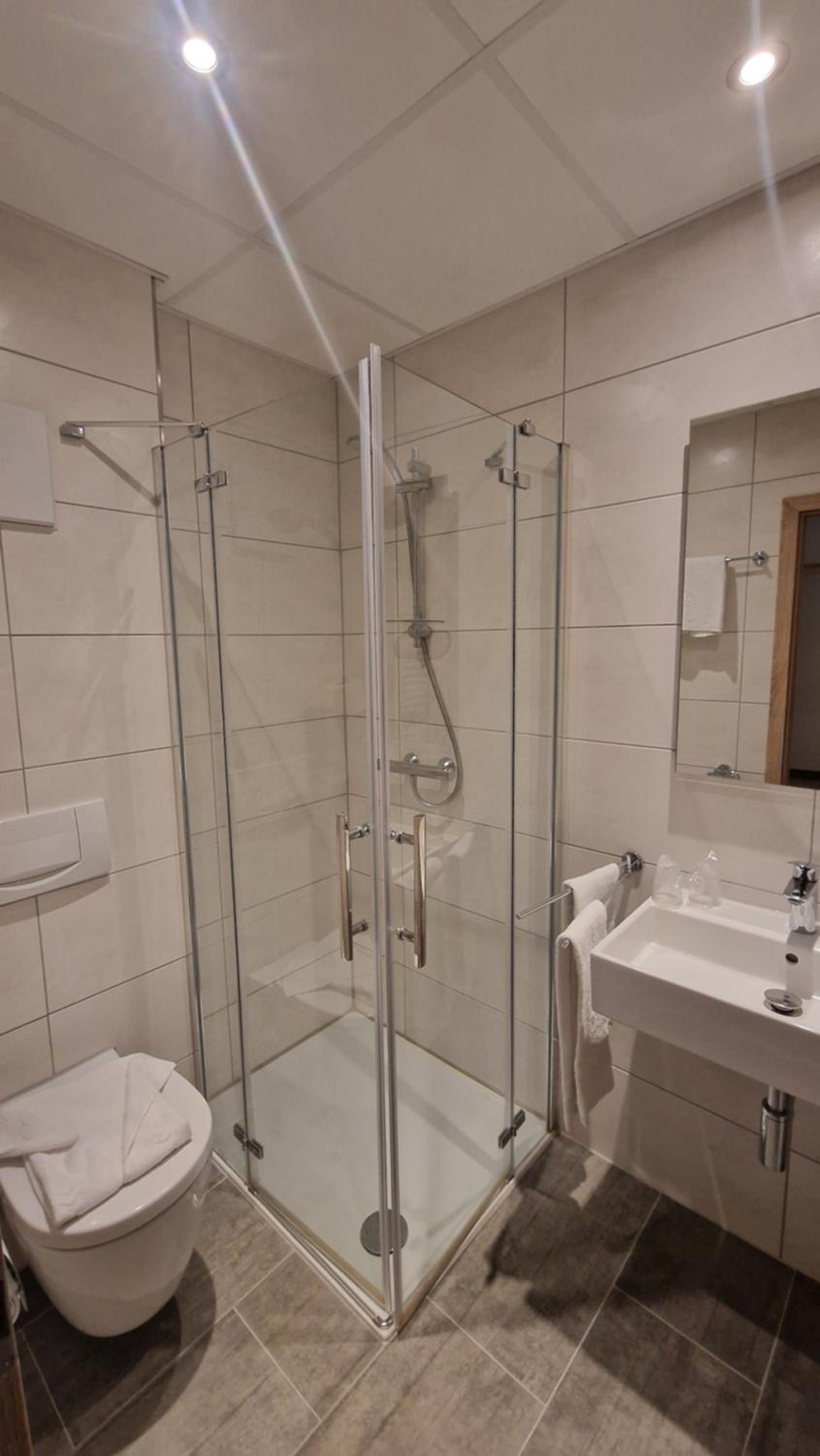 Standard Double Room - Photo 5