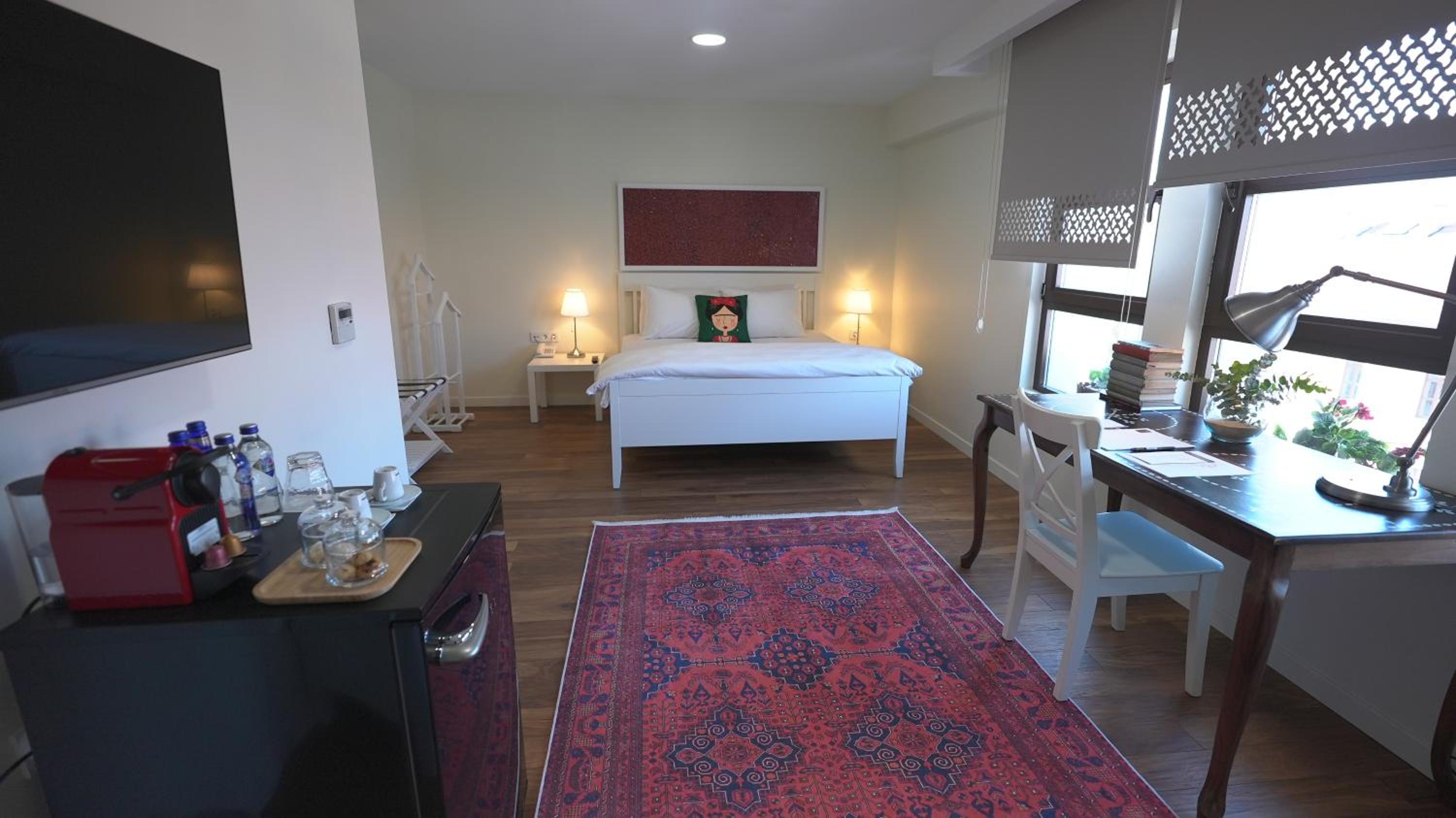 Deluxe Room - Photo 1