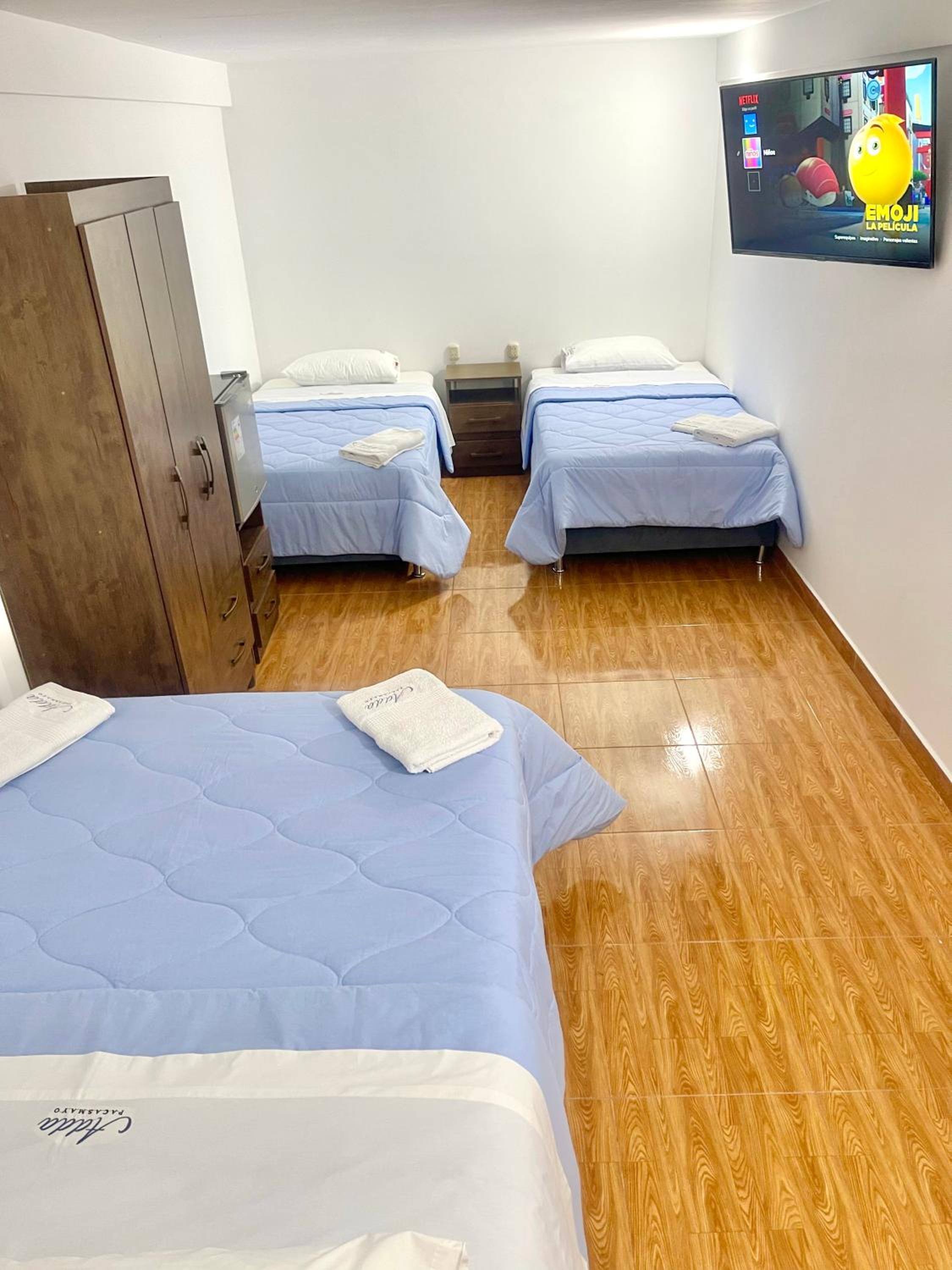 Quadruple Room with Private Bathroom photo 2