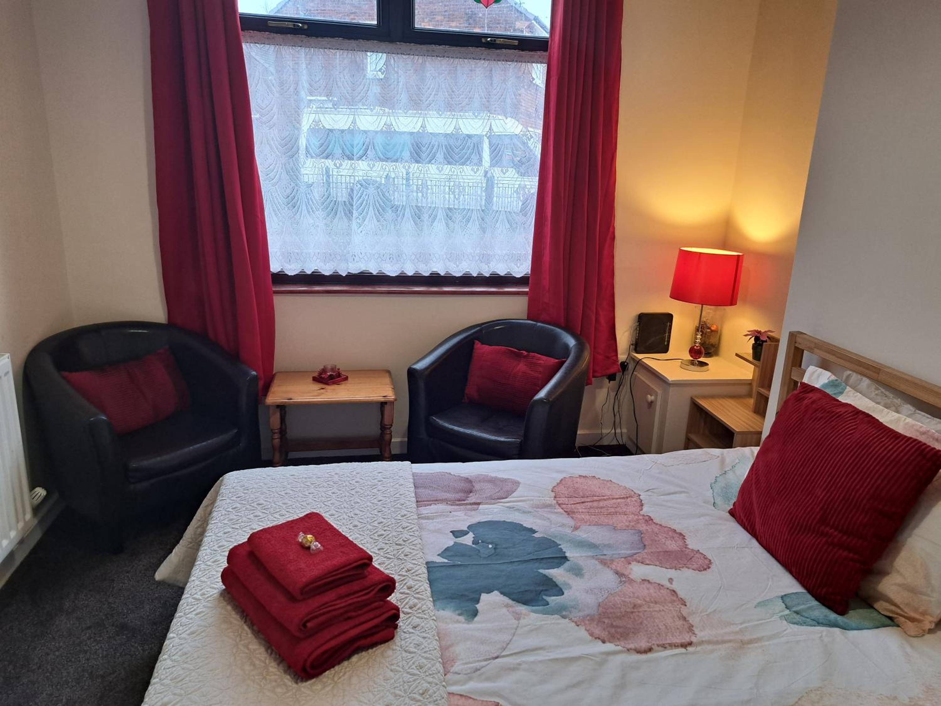 Double Room with Shared Bathroom photo 3