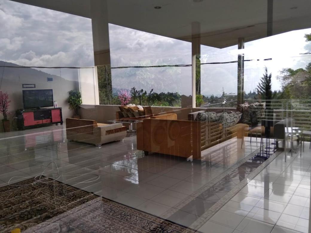 Villa photo 3