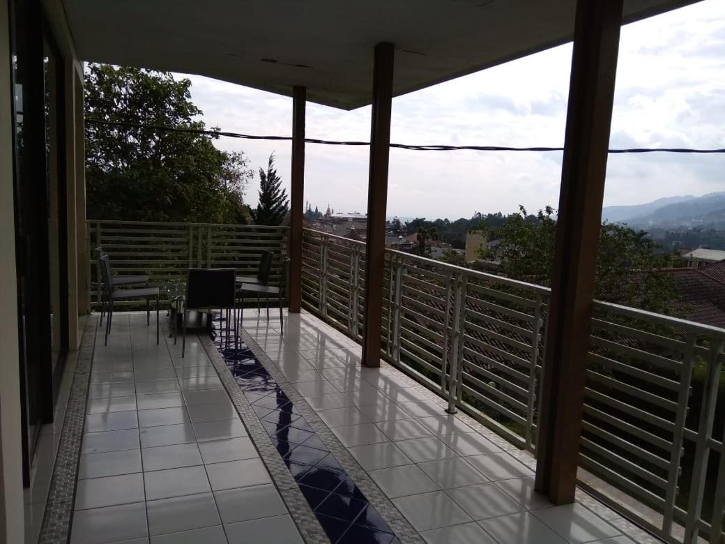 Villa photo 2
