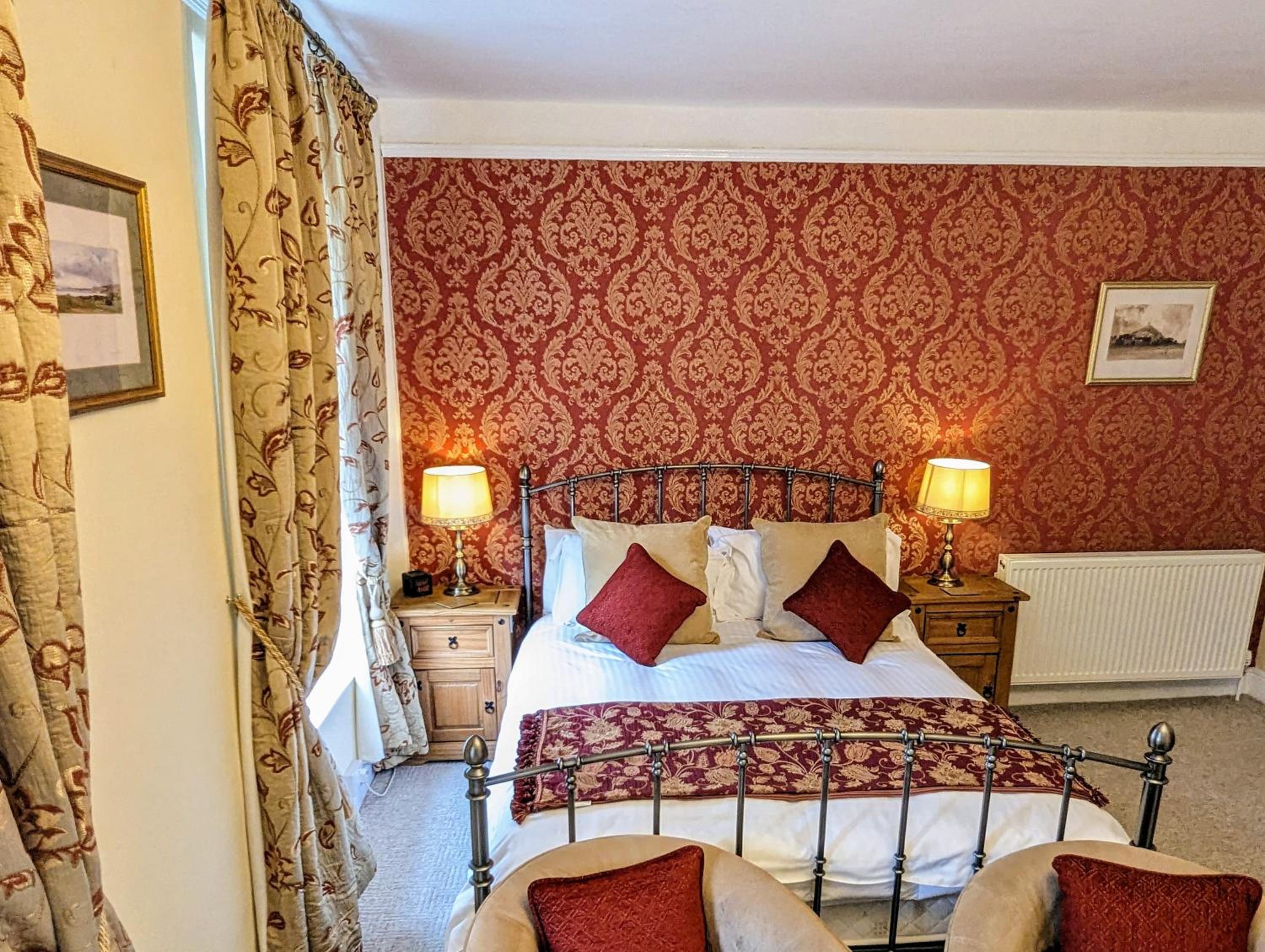 Deluxe King Room photo 1