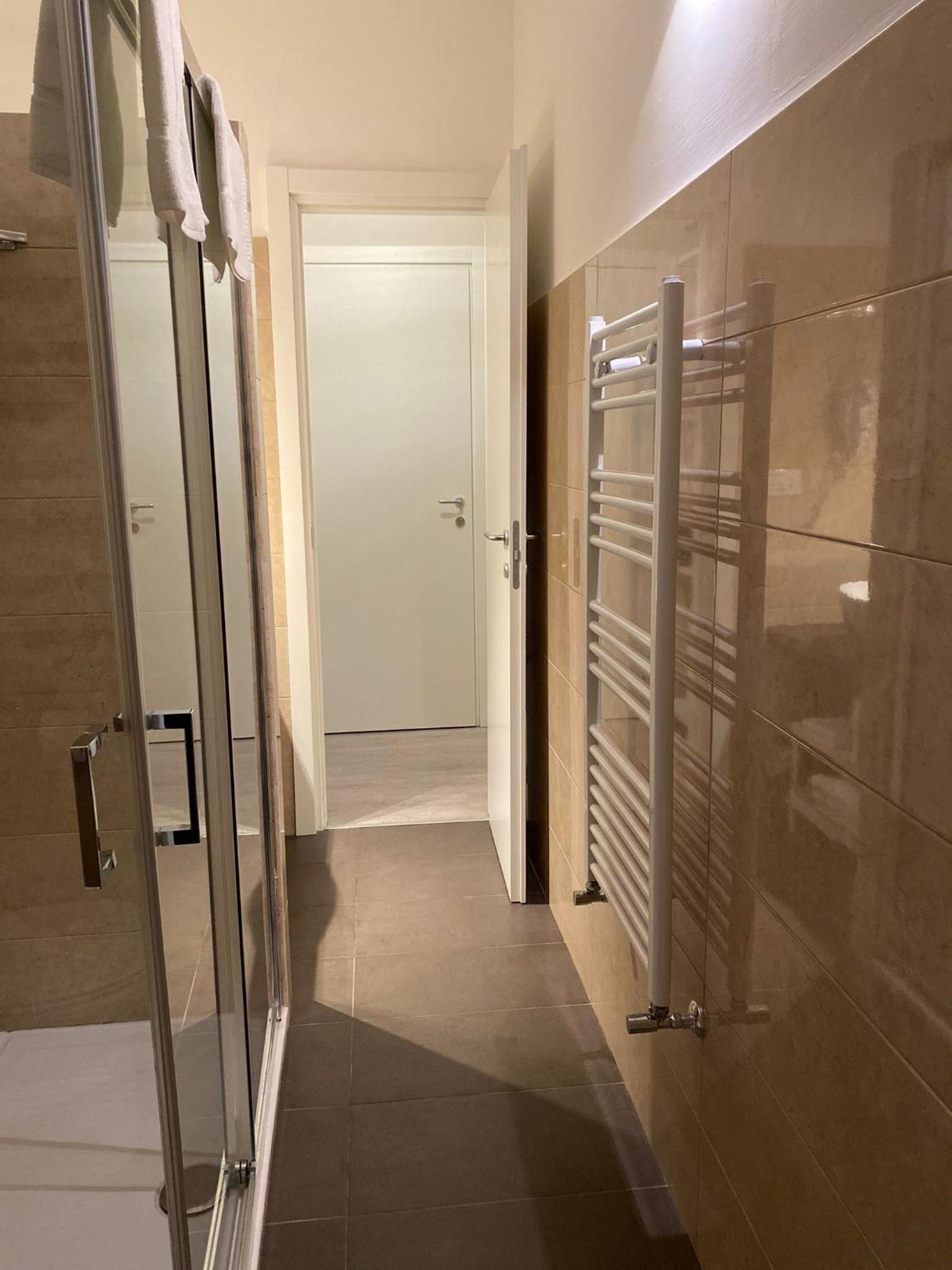 Quadruple Room with Private Bathroom - Photo 4